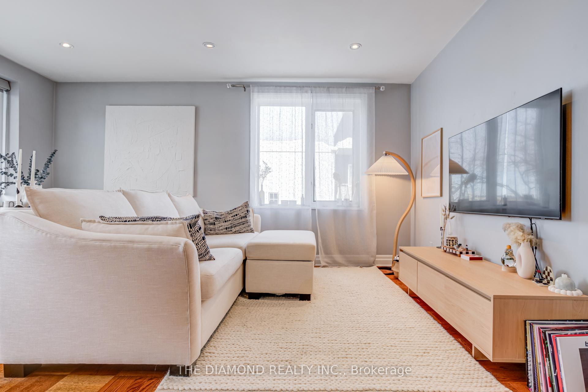 Photo 27 of Unit 401, 1901 Bayview Avenue, Toronto, Leaside — HOMEH