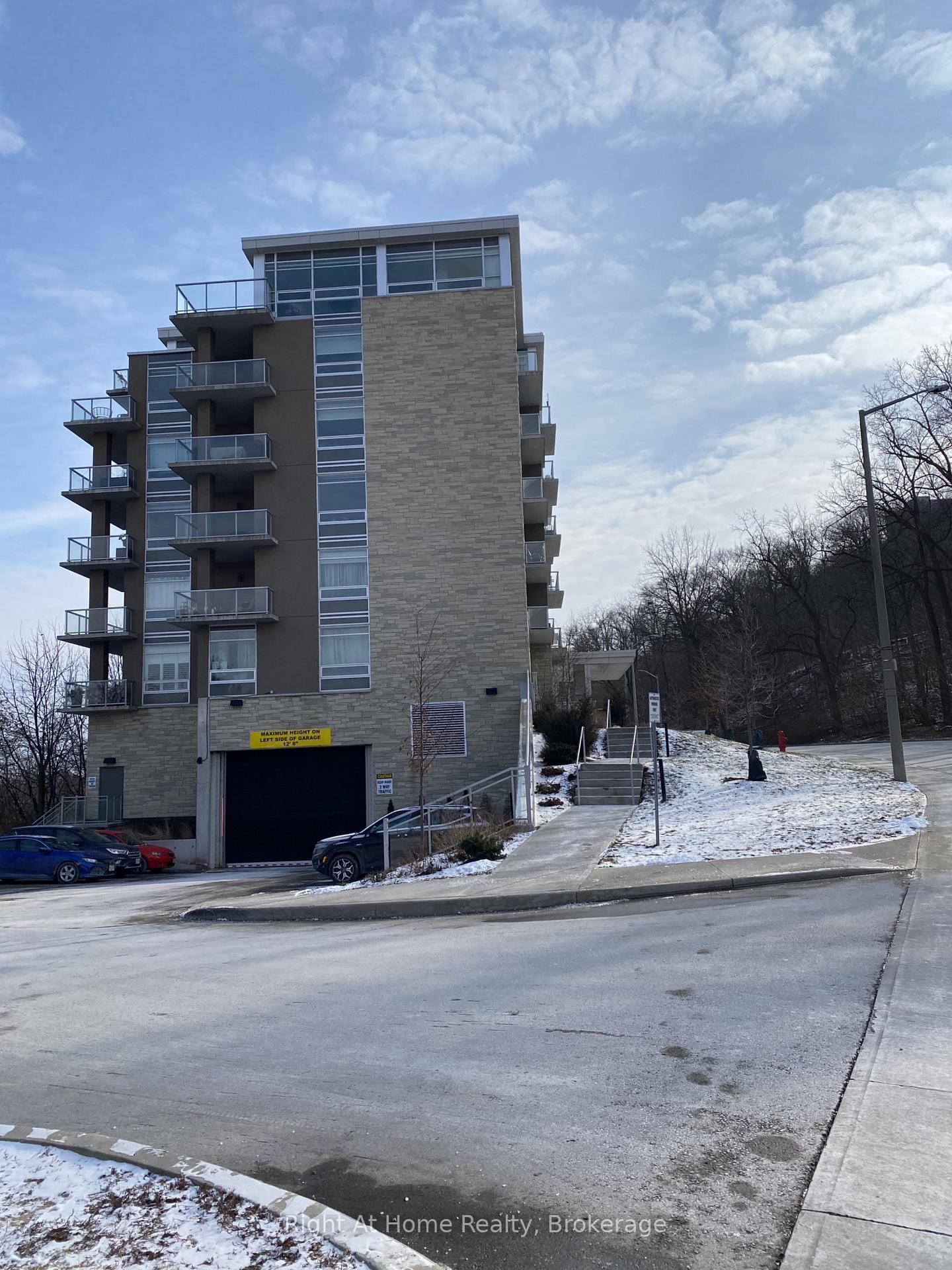 Photo 2 of Unit 606, 455 Charlton Avenue E, Hamilton, Stinson — HOMEH