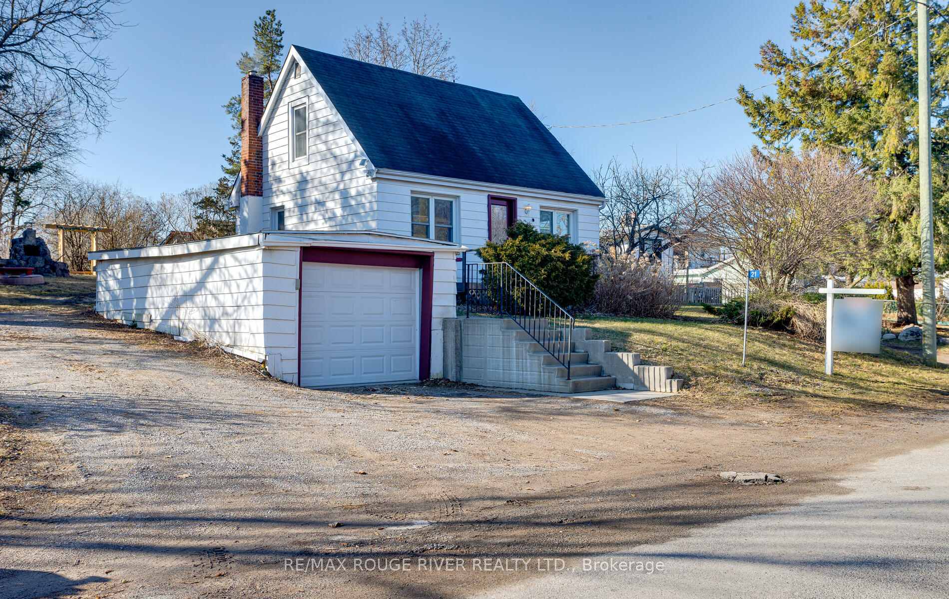 Photo 3 of 21 Peter Road, Belleville, Belleville Ward — HOMEH
