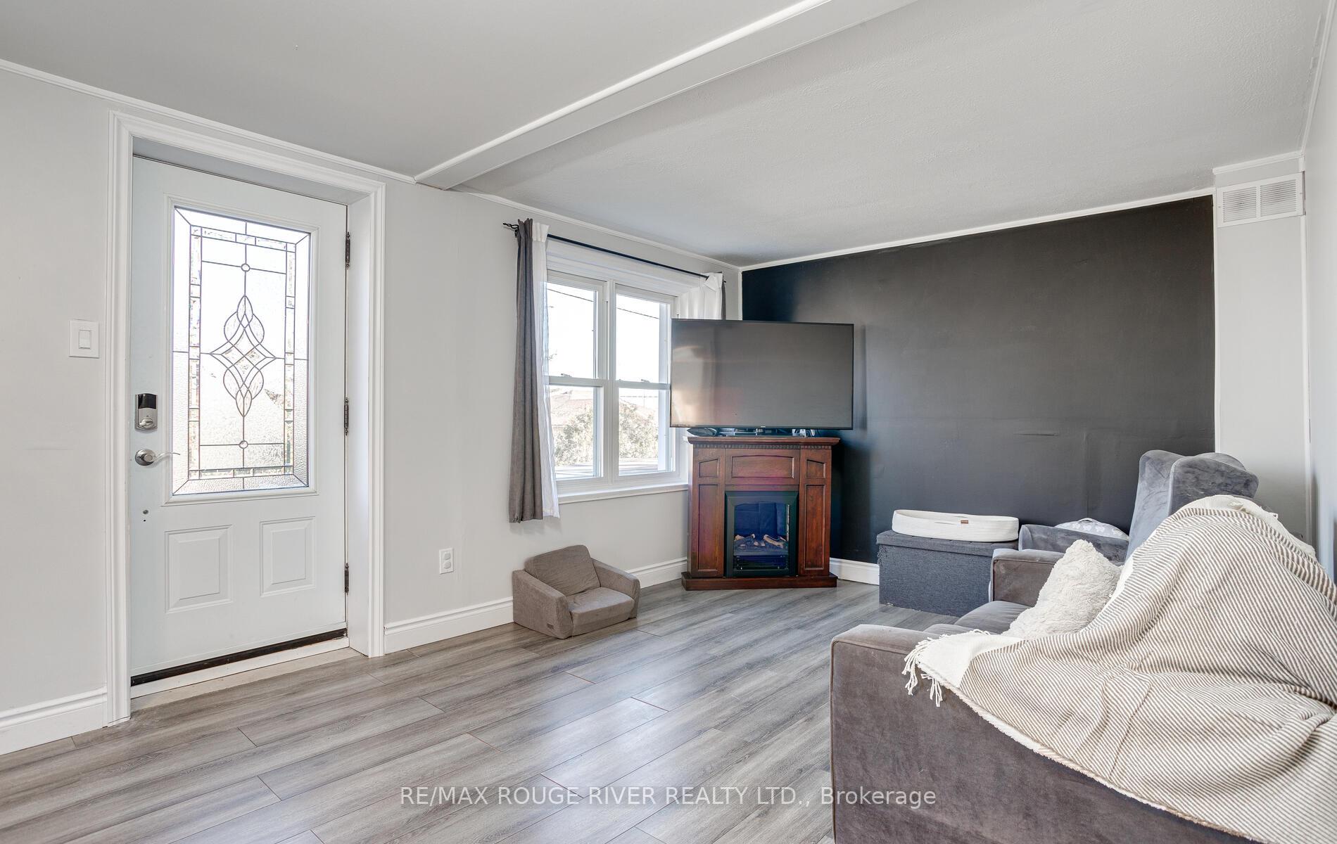 Photo 9 of 21 Peter Road, Belleville, Belleville Ward — HOMEH
