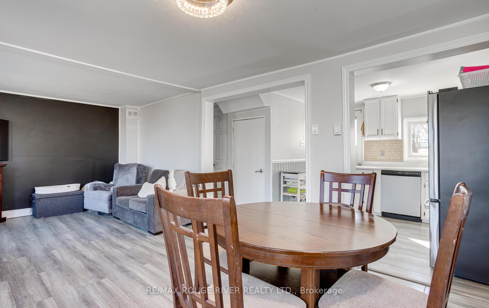 Photo 14 of 21 Peter Road, Belleville, Belleville Ward — HOMEH