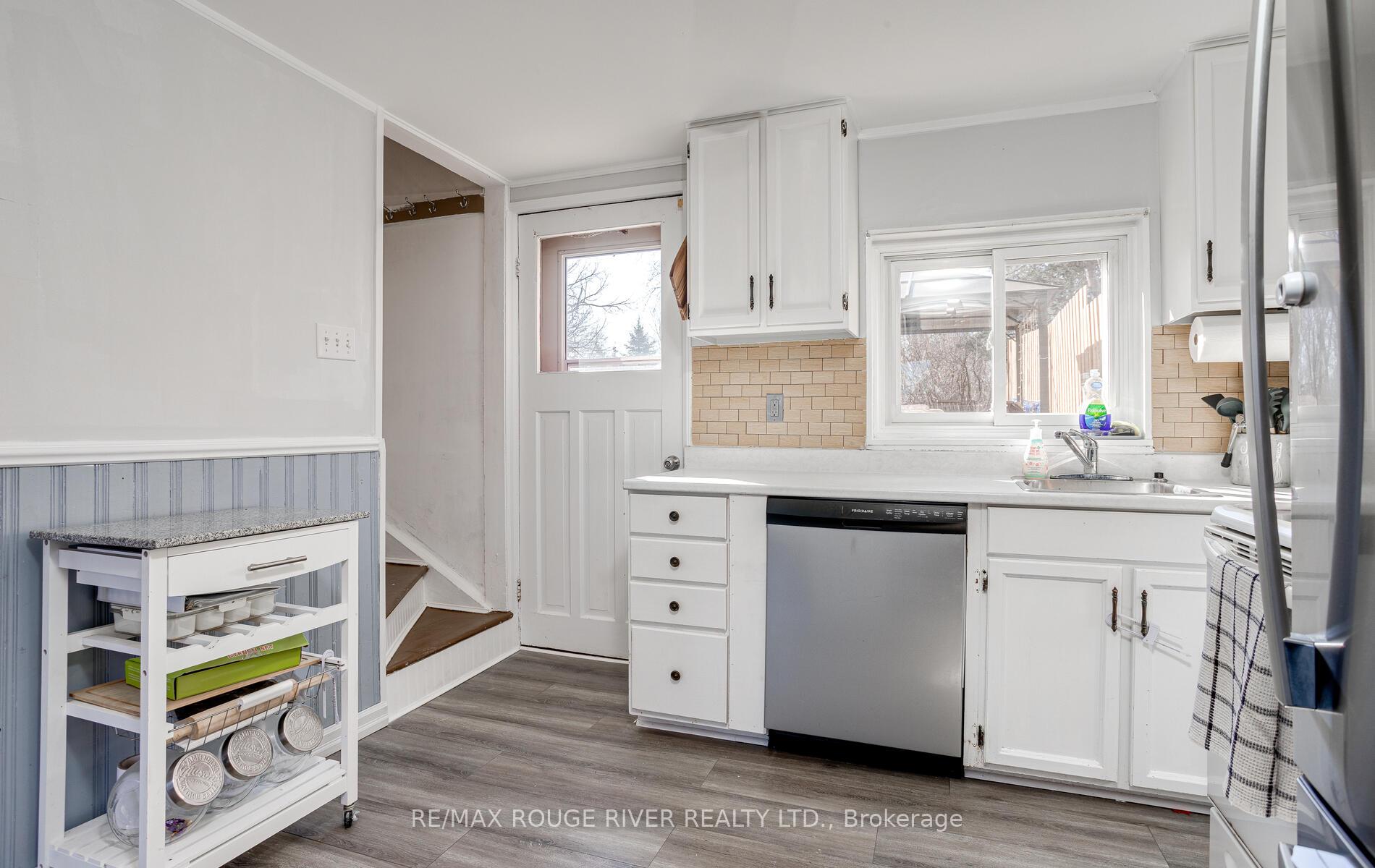 Photo 17 of 21 Peter Road, Belleville, Belleville Ward — HOMEH
