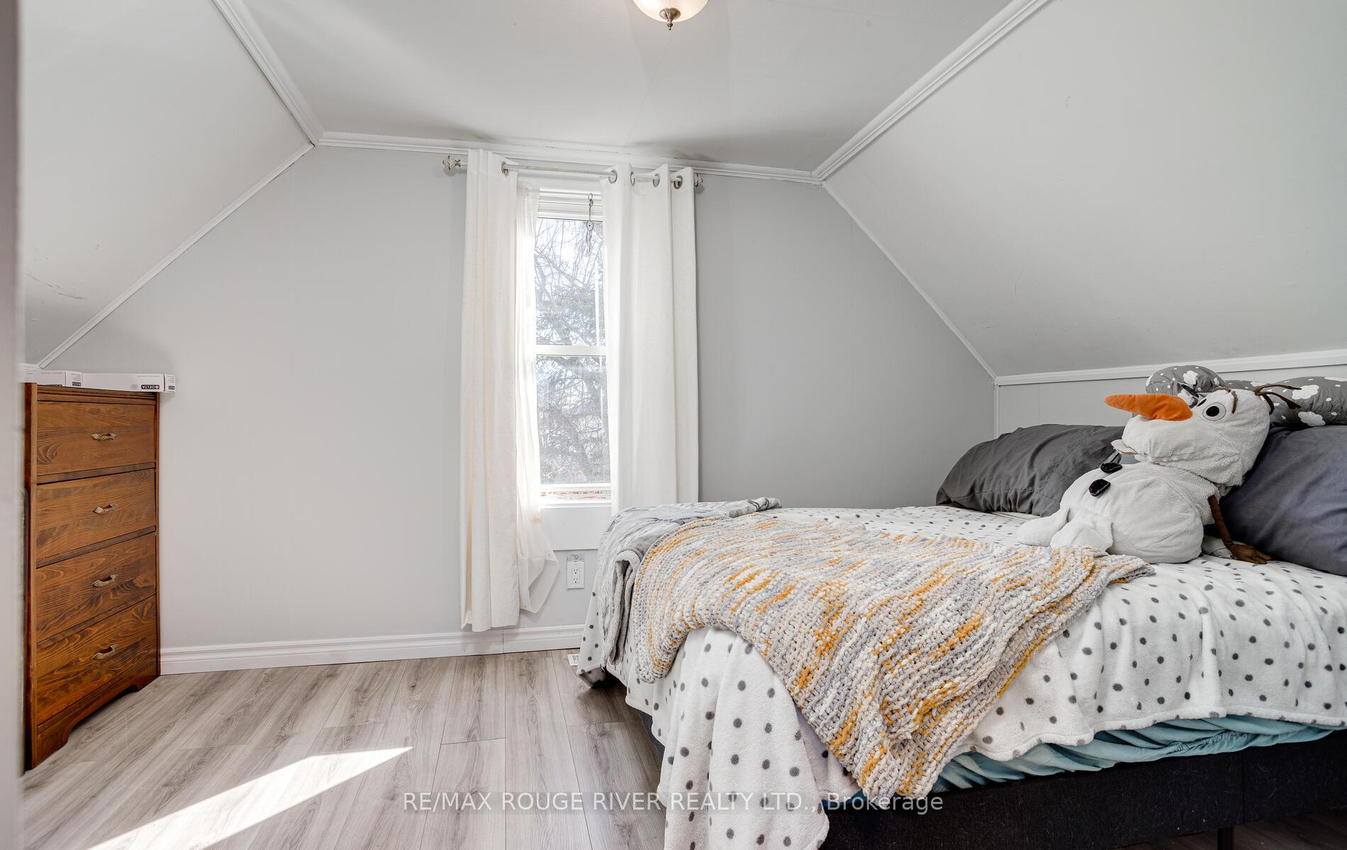 Photo 22 of 21 Peter Road, Belleville, Belleville Ward — HOMEH