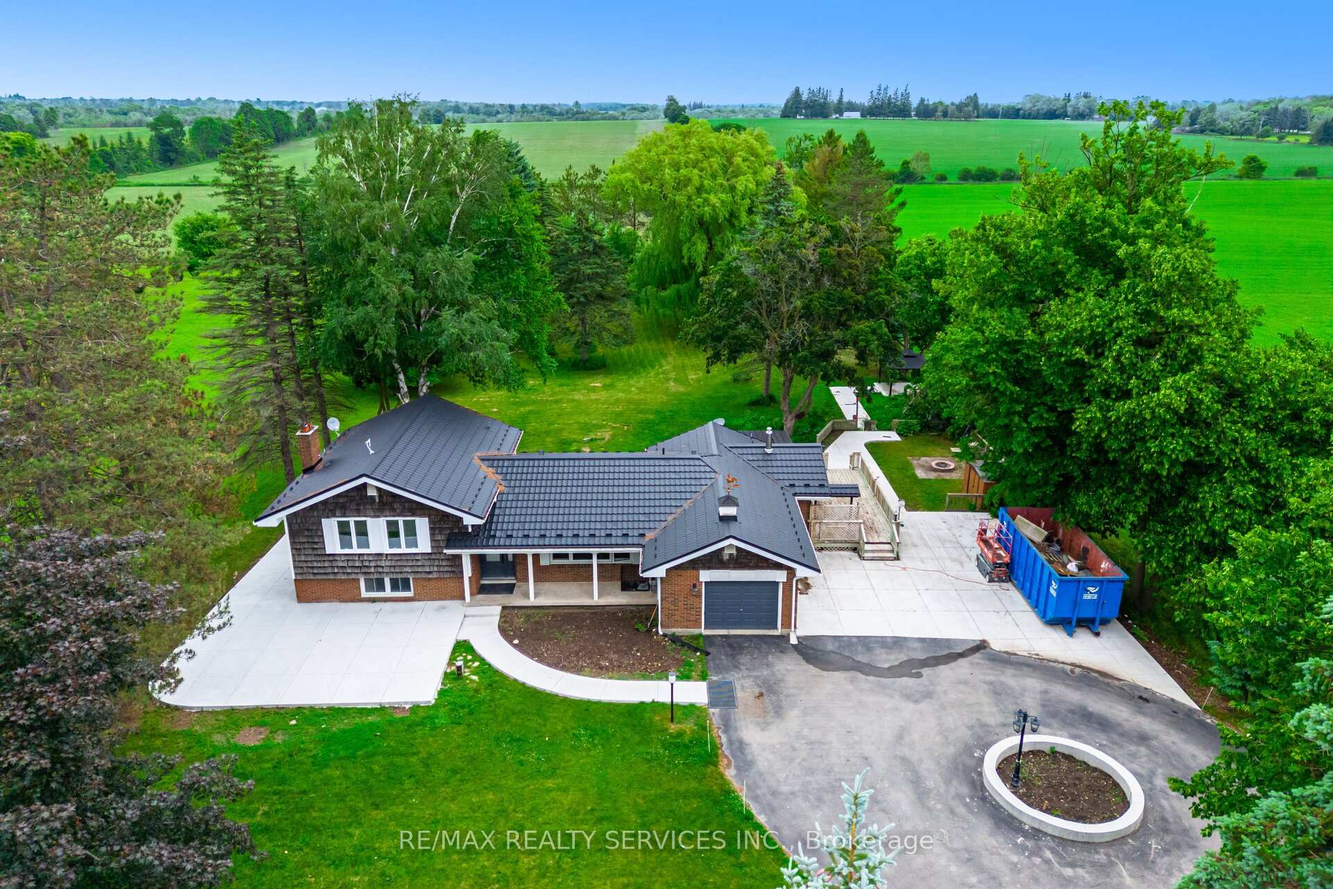 Front of 5587 Wellington Rd 86