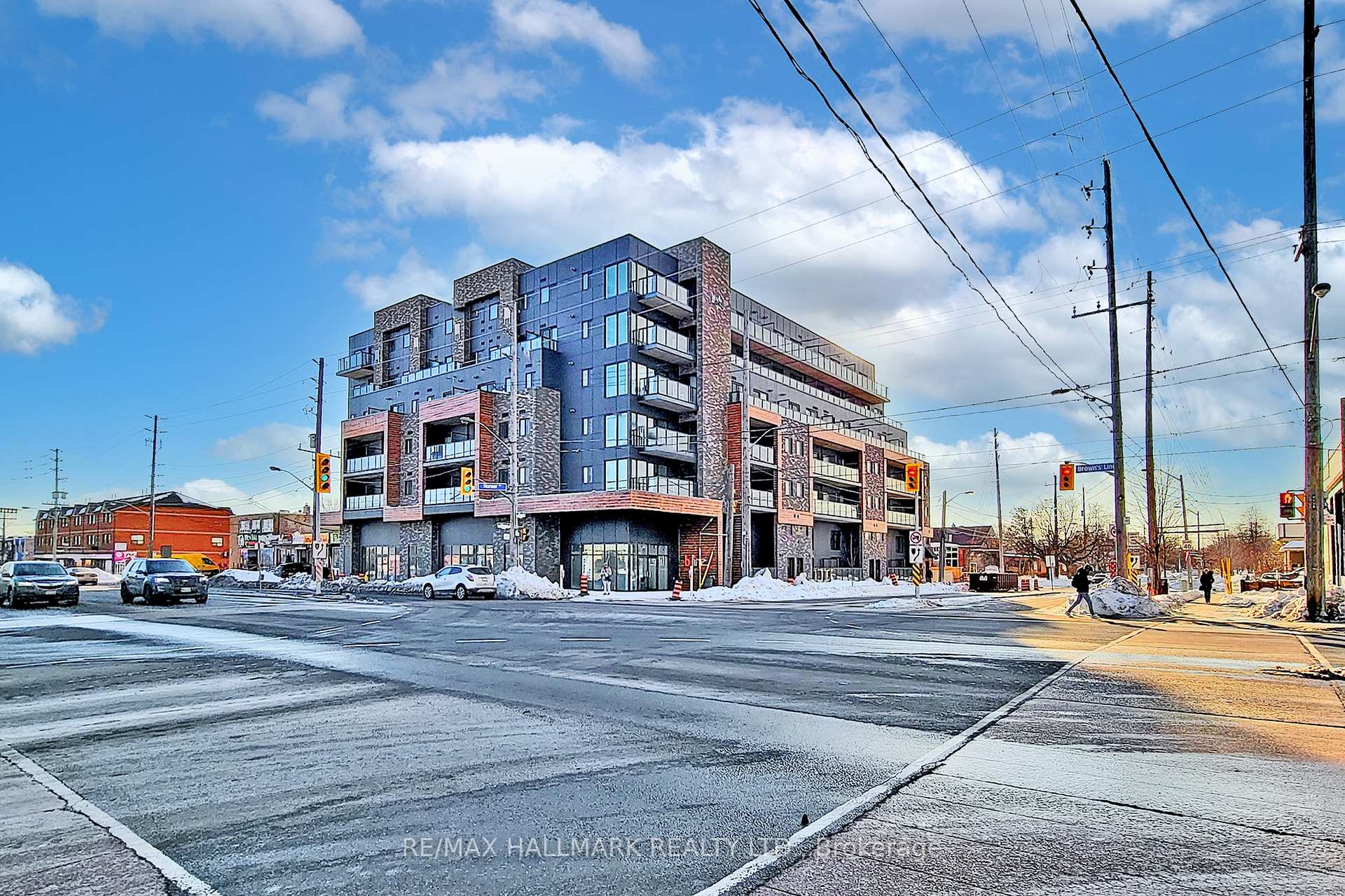 Photo 2 of Unit 608, 408 Brown's Line, Etobicoke, Alderwood — HOMEH