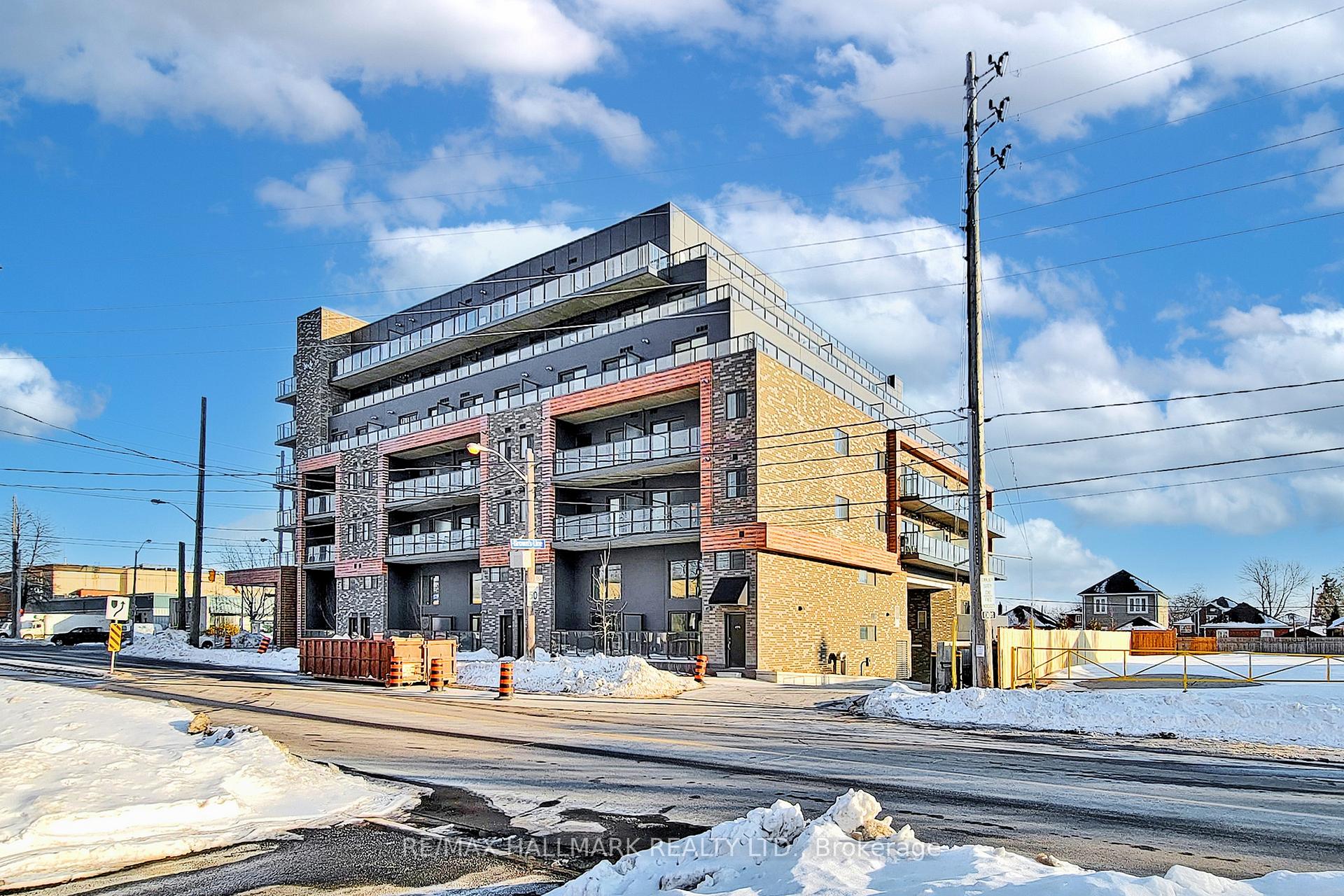 Photo 3 of Unit 608, 408 Brown's Line, Etobicoke, Alderwood — HOMEH