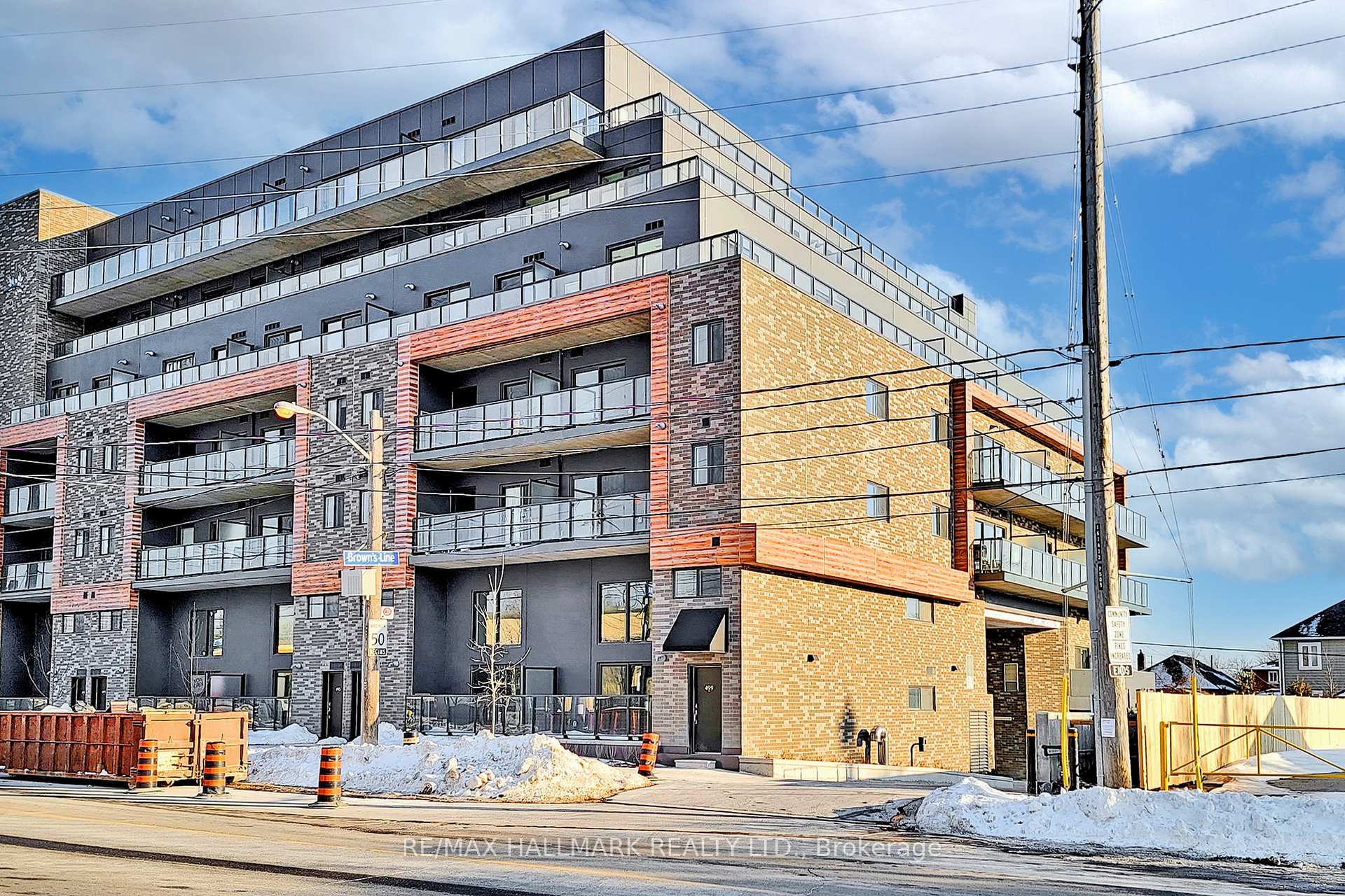 Photo 5 of Unit 608, 408 Brown's Line, Etobicoke, Alderwood — HOMEH