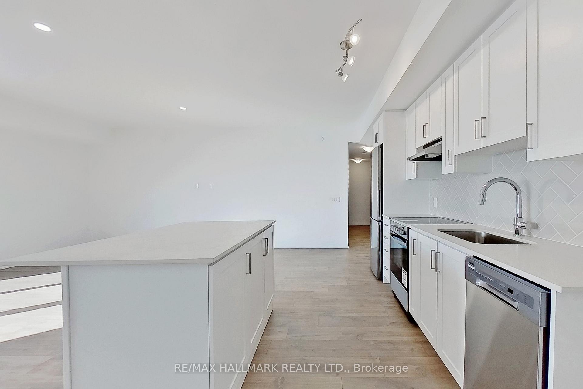 Photo 9 of Unit 608, 408 Brown's Line, Etobicoke, Alderwood — HOMEH