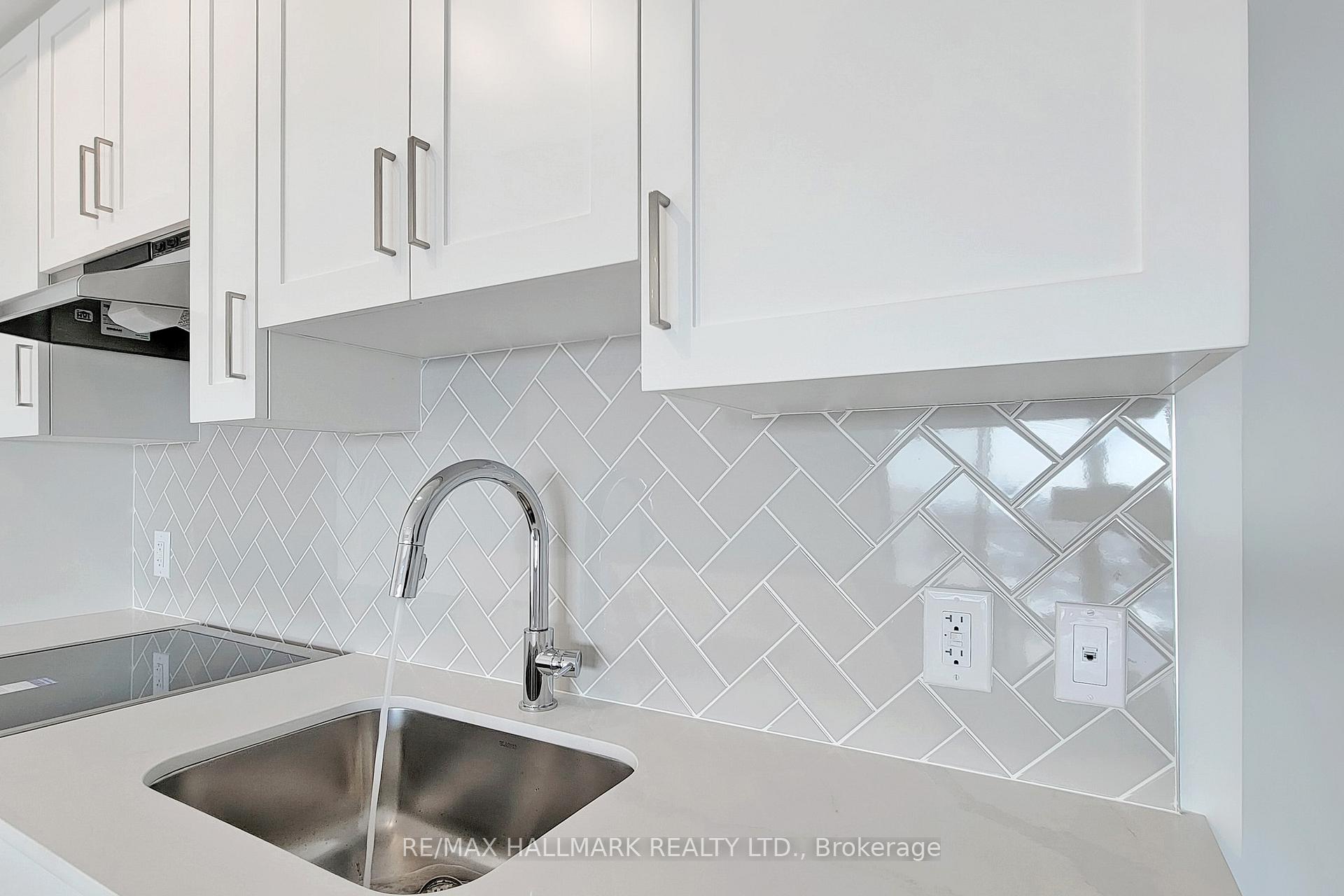 Photo 12 of Unit 608, 408 Brown's Line, Etobicoke, Alderwood — HOMEH