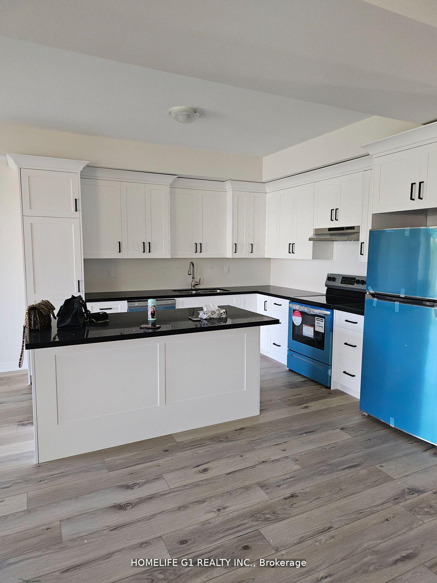 Photo 3 of Unit 17, 17 Shamrock Common, St. Catharines, Rykert/Vansickle — HOMEH