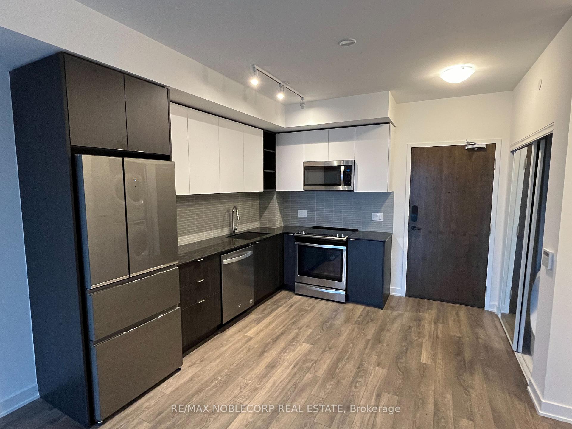 Photo 2 of Unit 822, 100 Eagle Rock Way, Vaughan, Rural Vaughan — HOMEH