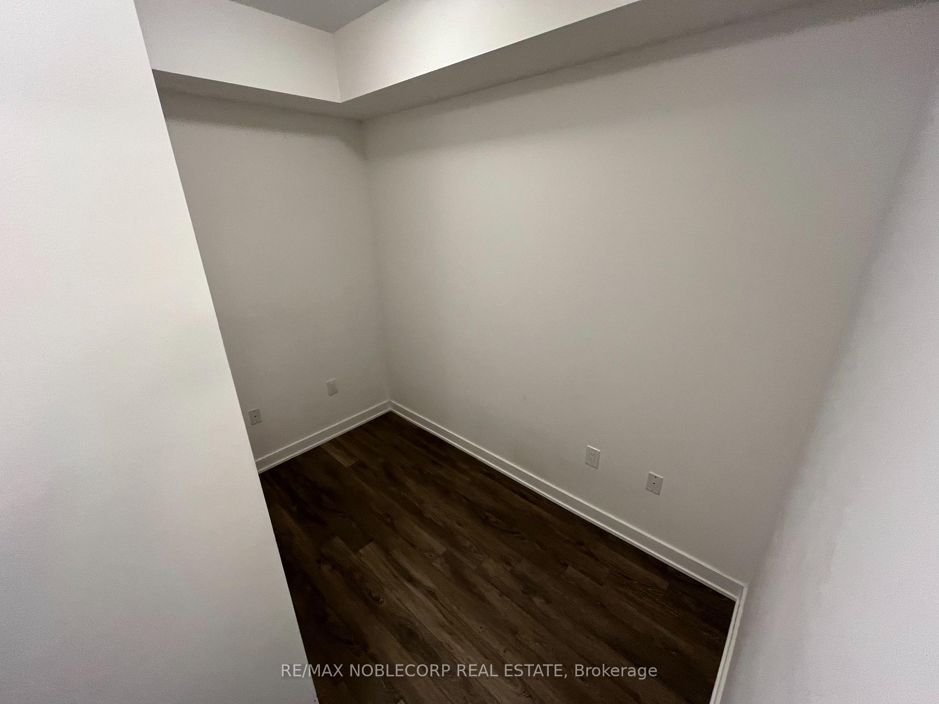 Photo 7 of Unit 822, 100 Eagle Rock Way, Vaughan, Rural Vaughan — HOMEH