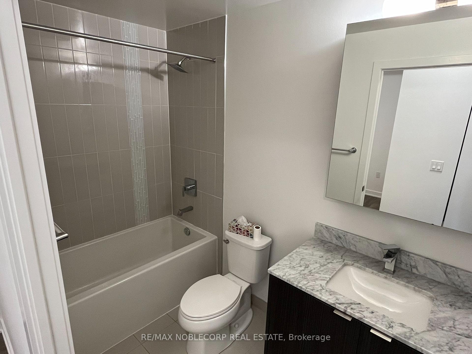 Photo 6 of Unit 822, 100 Eagle Rock Way, Vaughan, Rural Vaughan — HOMEH