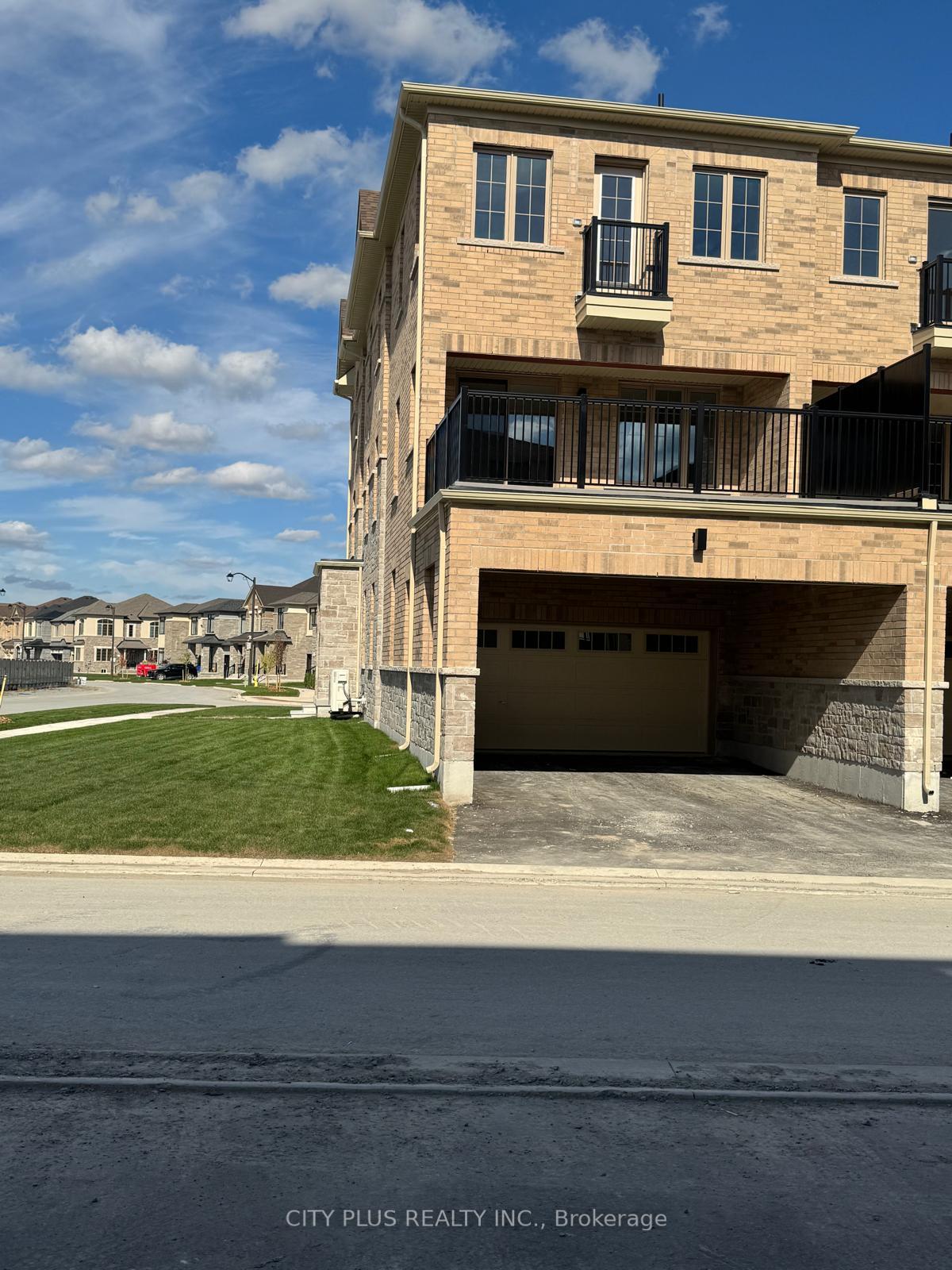 Photo 4 of 227 Leslie Richards Street, Markham, Rural Markham — HOMEH