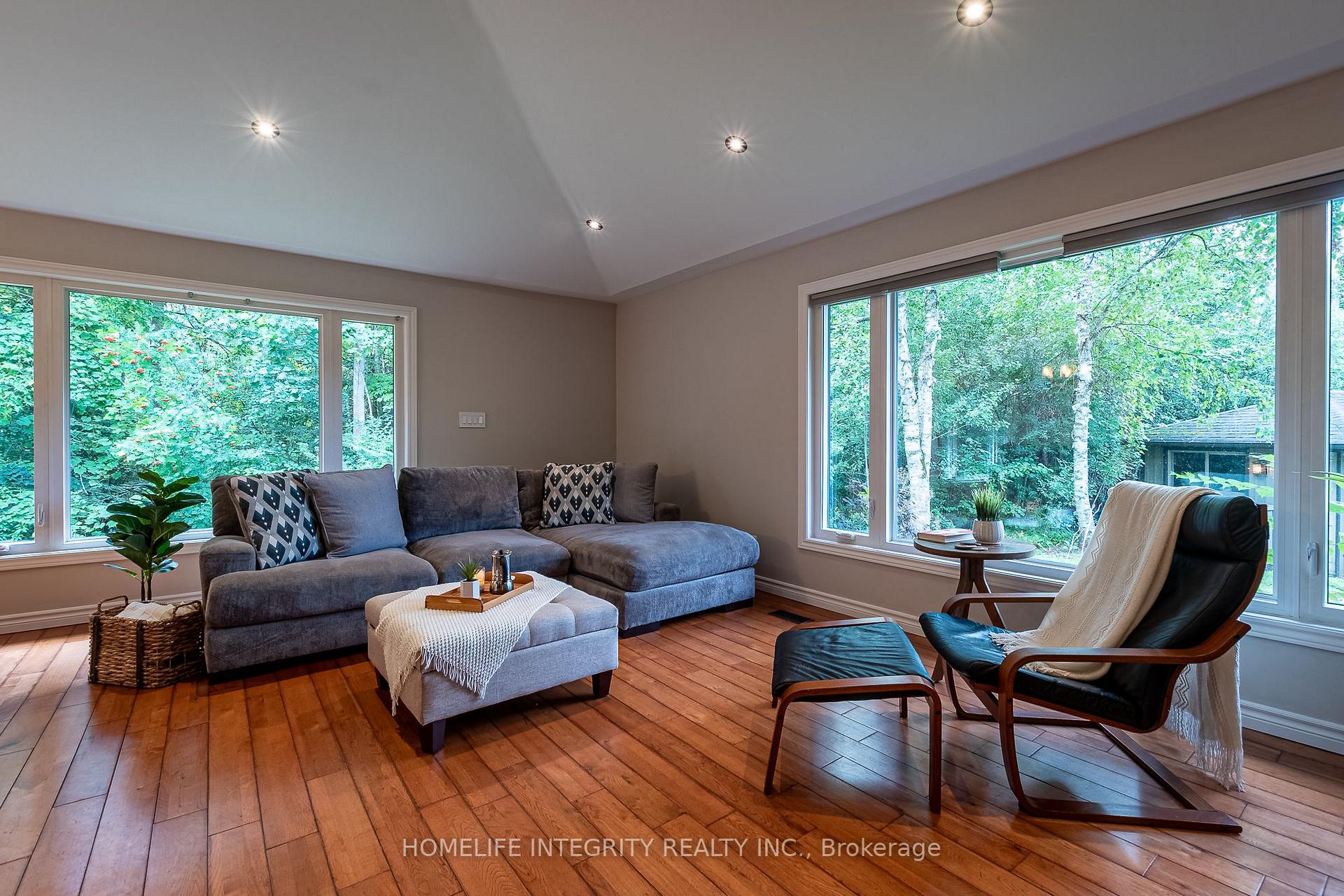 Photo 7 of 37 Manniku Road, Georgina, Baldwin — HOMEH
