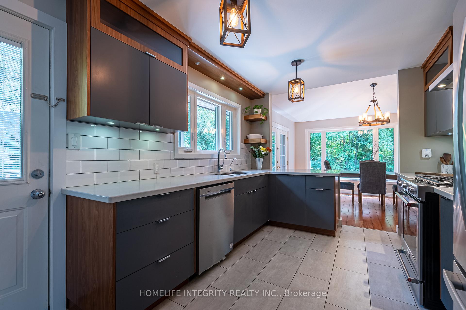 Photo 15 of 37 Manniku Road, Georgina, Baldwin — HOMEH