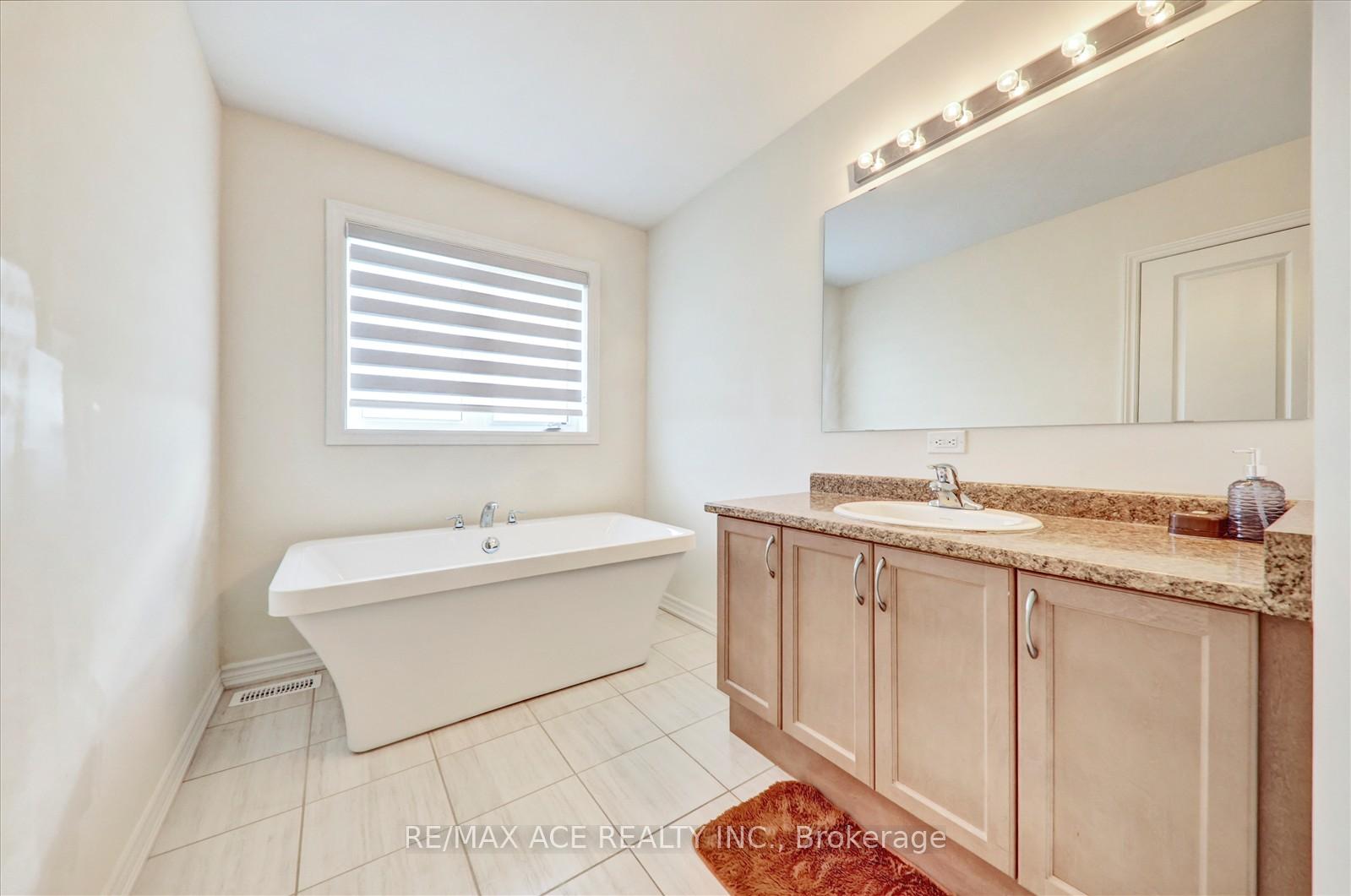 Photo 8 of 1097 Cameo Street, Pickering, Rural Pickering — HOMEH