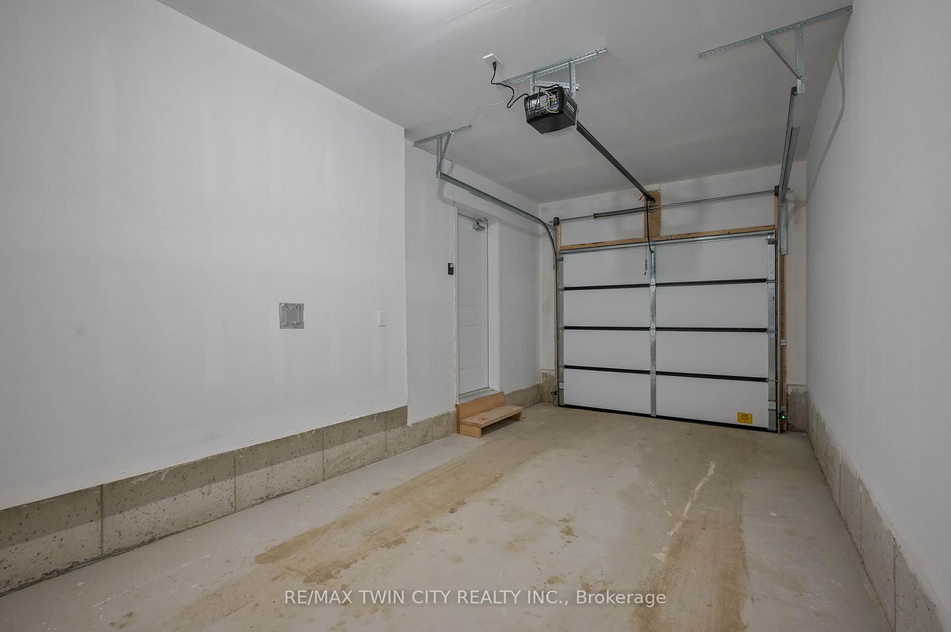 Photo 14 of 901 Douro Street E, Stratford — HOMEH