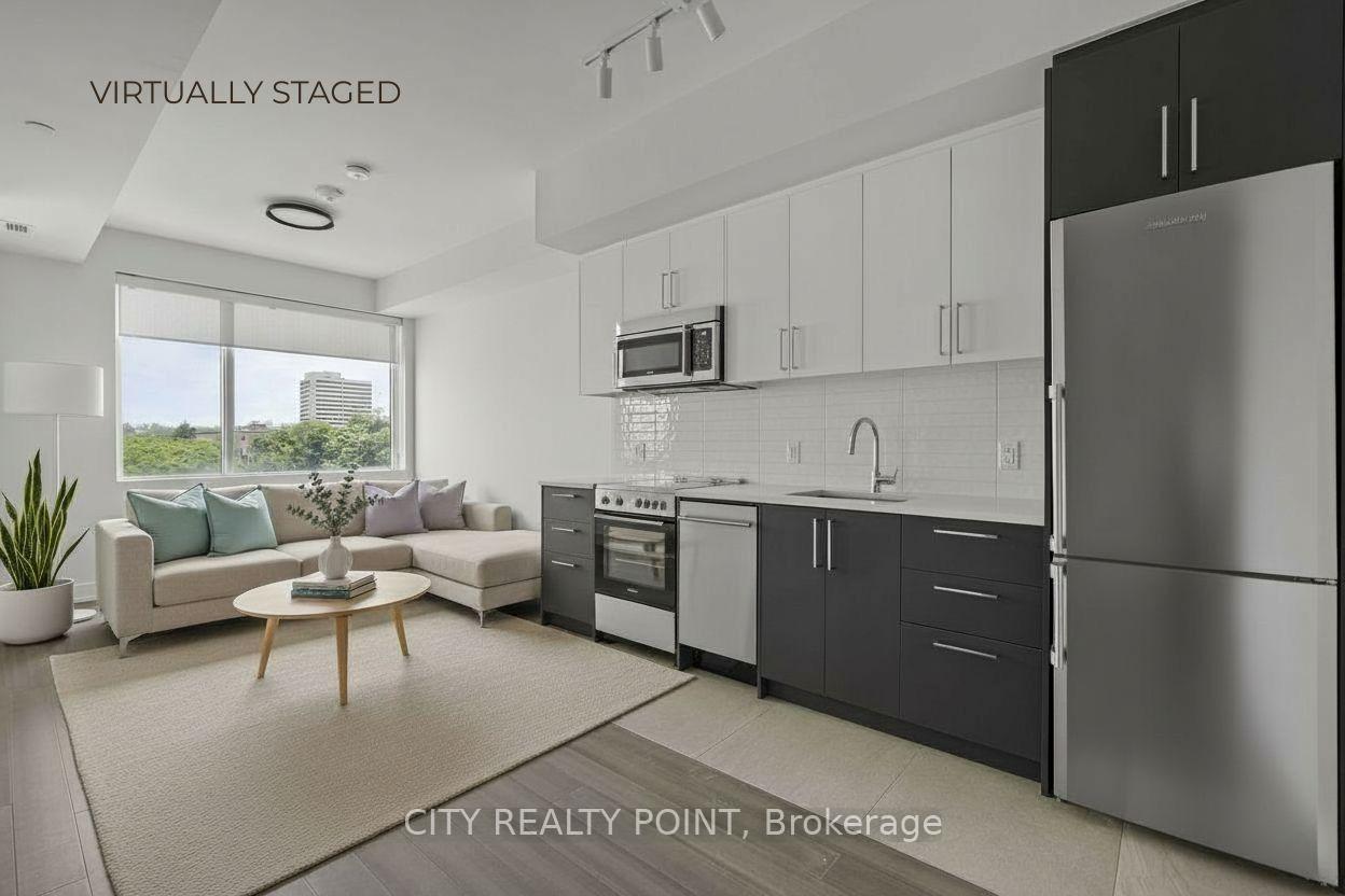 Front of Unit 608, 664 Spadina Avenue