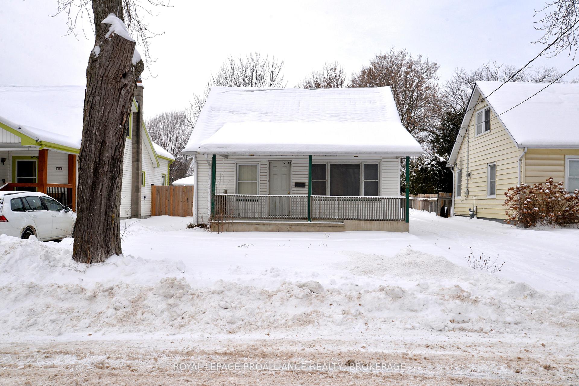 Front of 66 Fergus Street