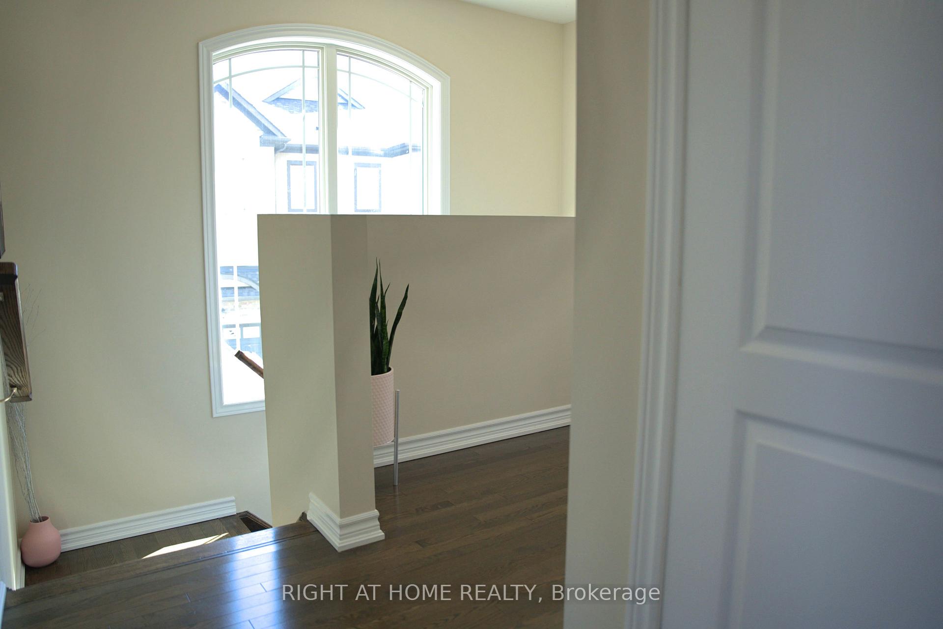 Photo 7 of 37 Cygnus Crescent, Barrie, Ardagh — HOMEH