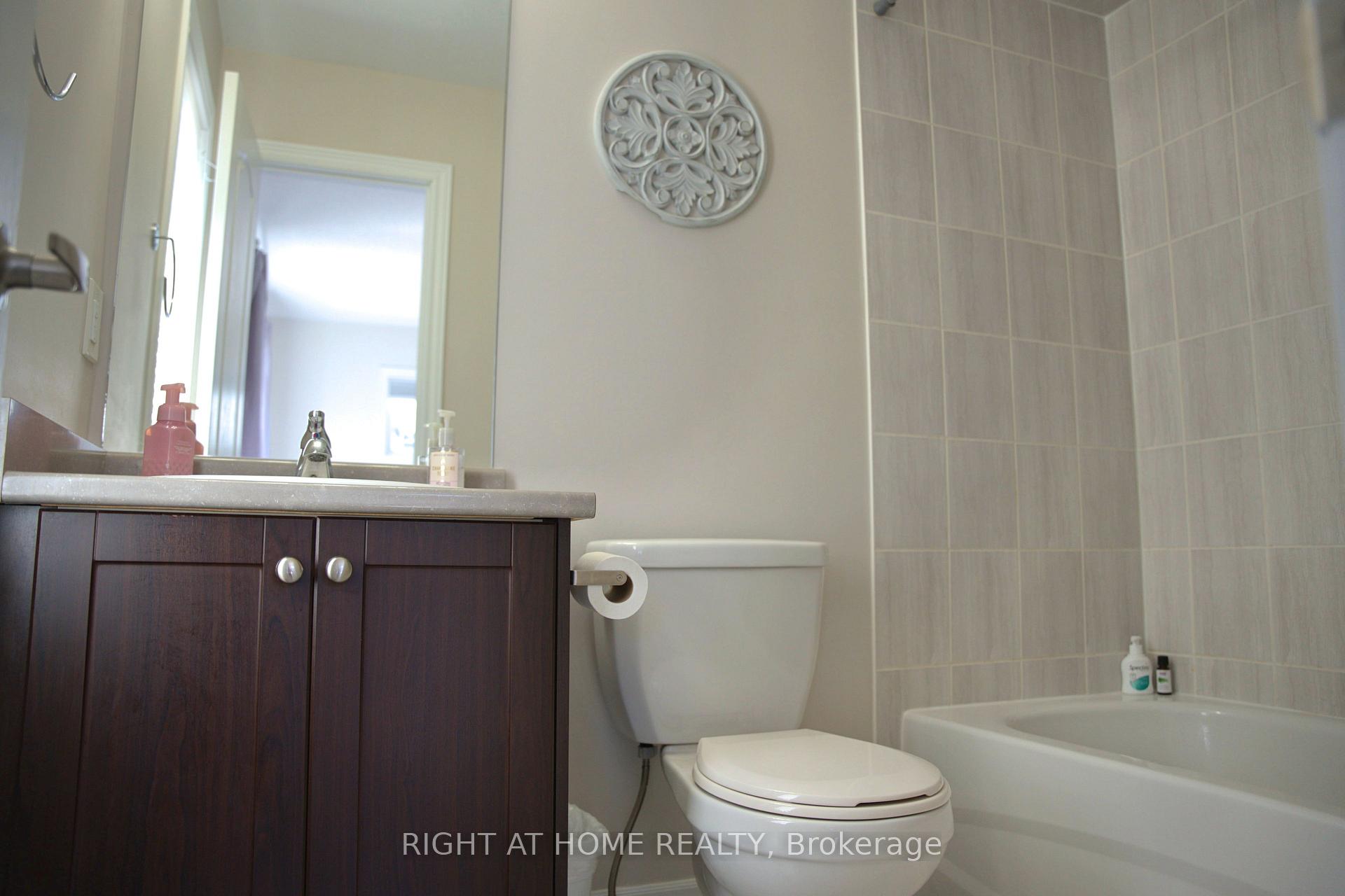 Photo 3 of 37 Cygnus Crescent, Barrie, Ardagh — HOMEH