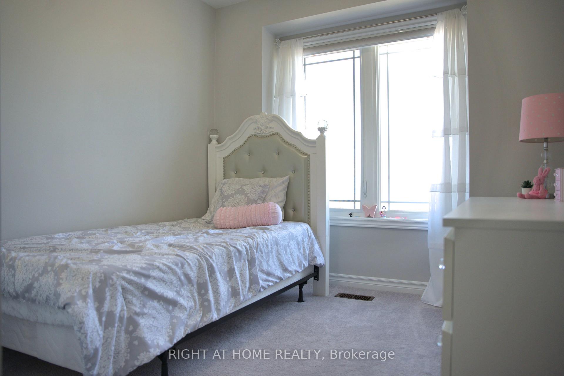 Photo 8 of 37 Cygnus Crescent, Barrie, Ardagh — HOMEH