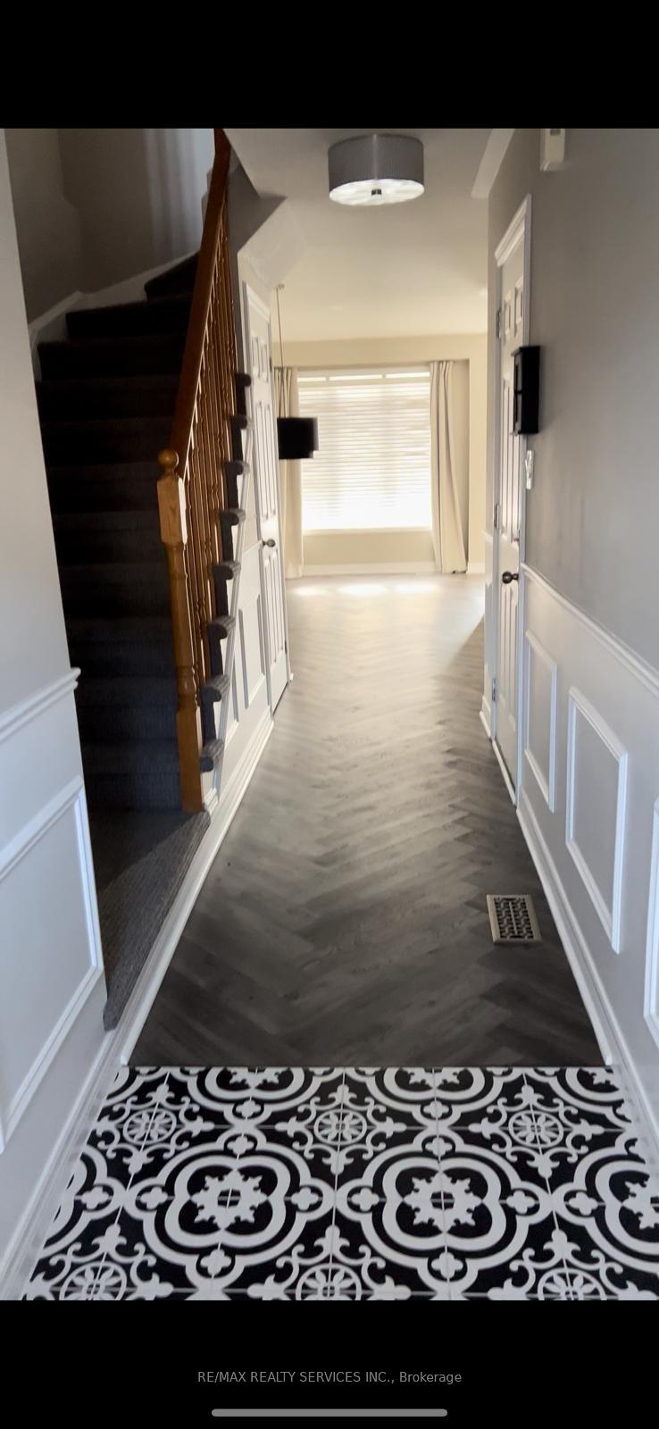 Photo 3 of Unit 10, 430 Mapleview Drive E, Barrie, Painswick South — HOMEH