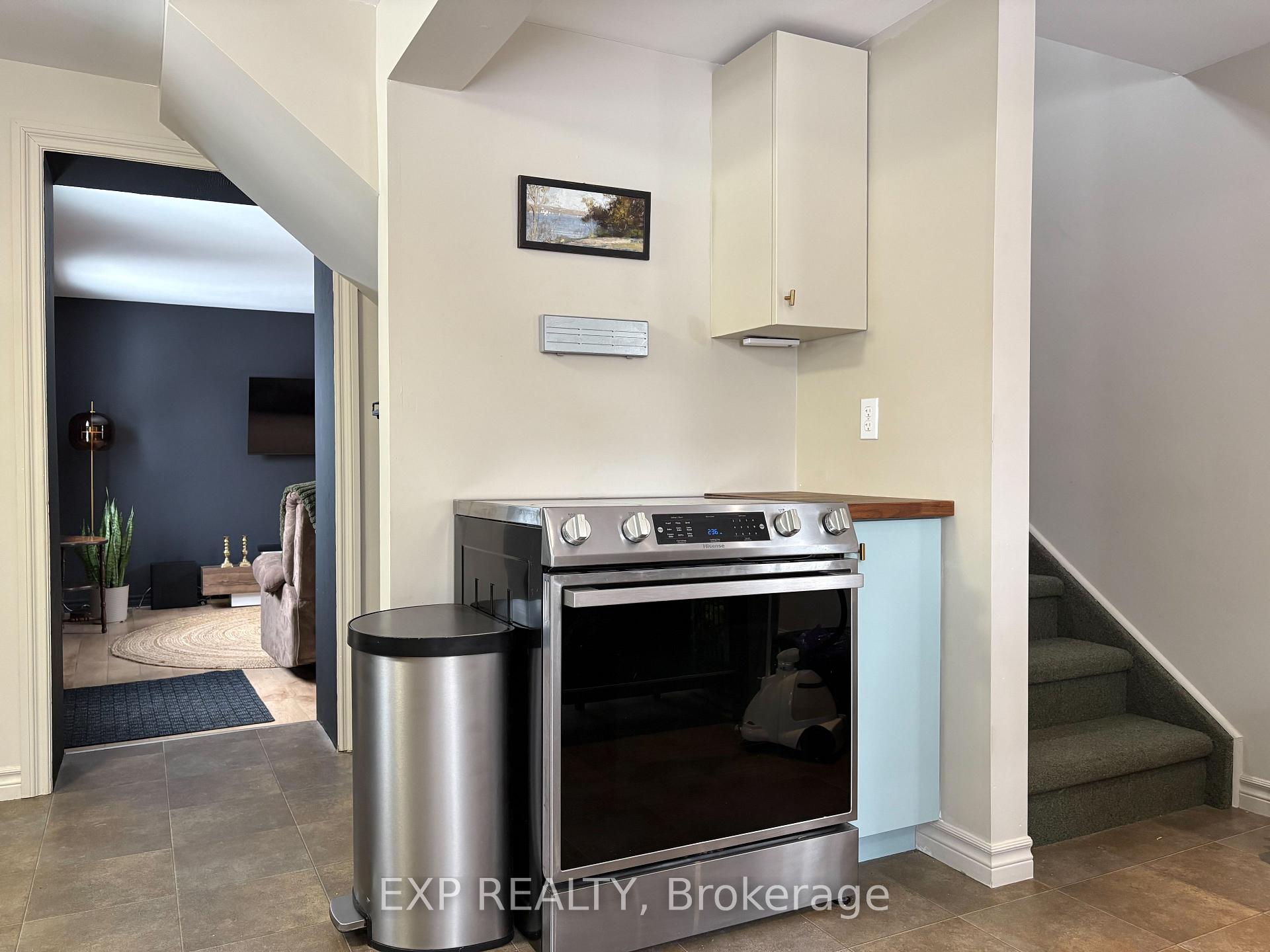 Photo 13 of 138 Blake Street, Renfrew — HOMEH