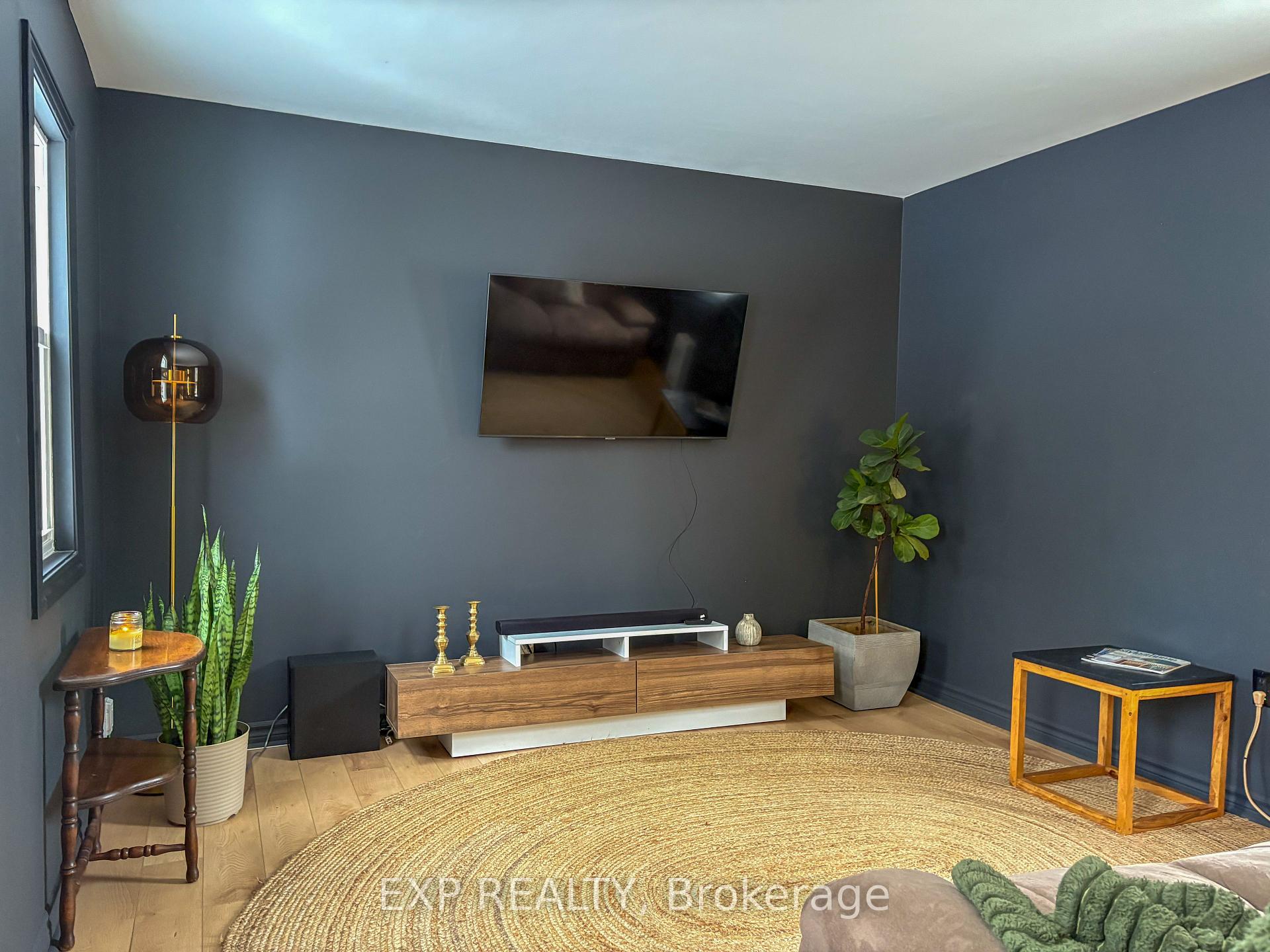 Photo 11 of 138 Blake Street, Renfrew — HOMEH