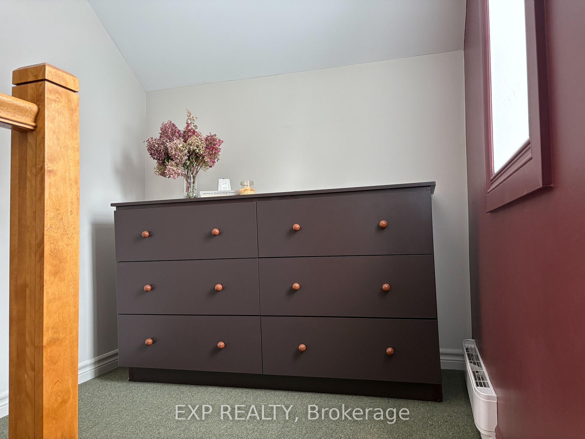 Photo 10 of 138 Blake Street, Renfrew — HOMEH