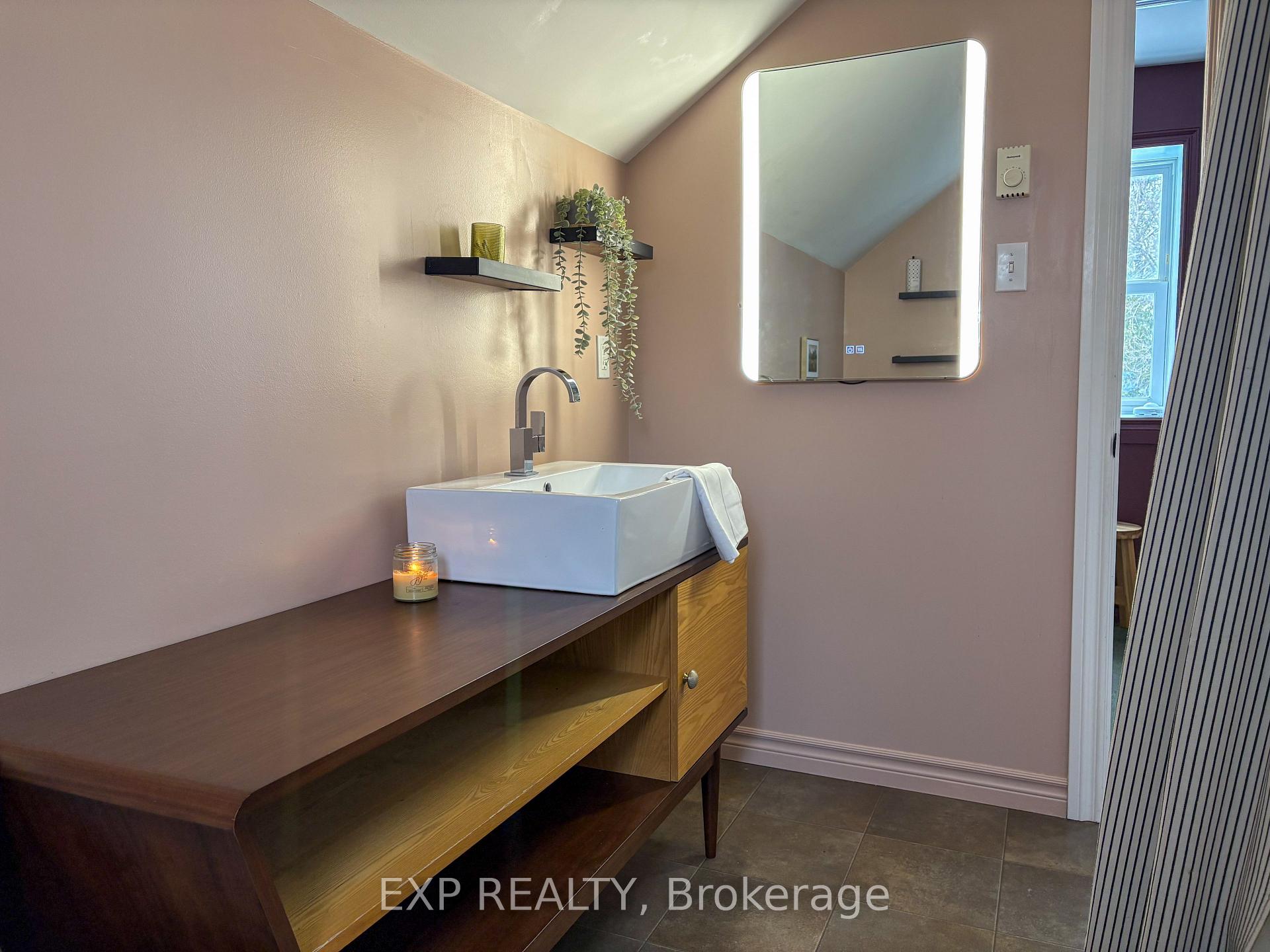 Photo 18 of 138 Blake Street, Renfrew — HOMEH
