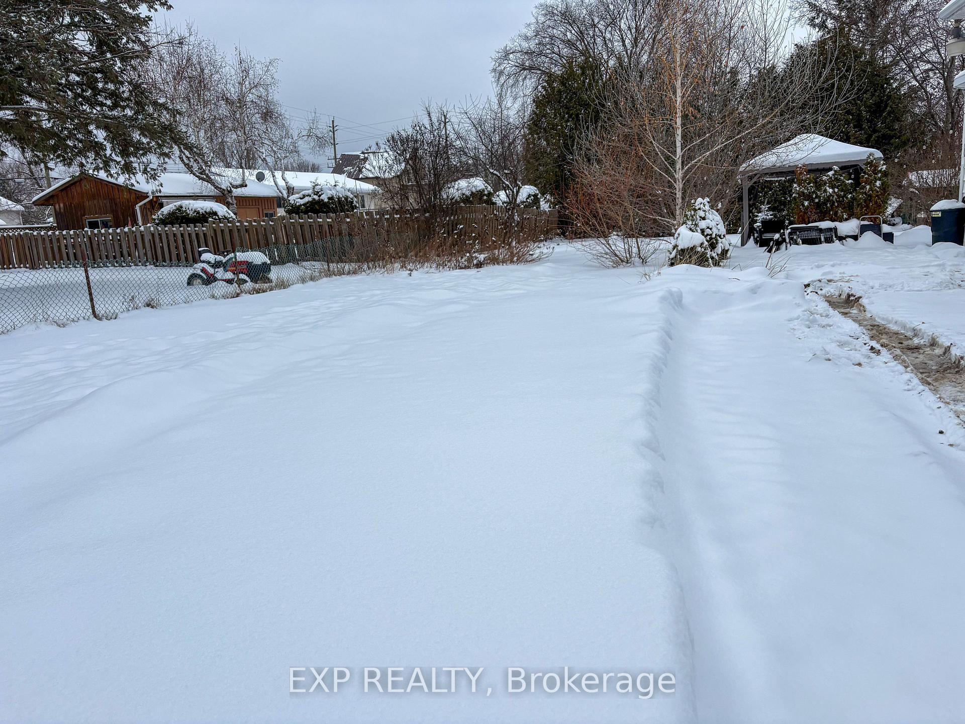 Photo 25 of 138 Blake Street, Renfrew — HOMEH