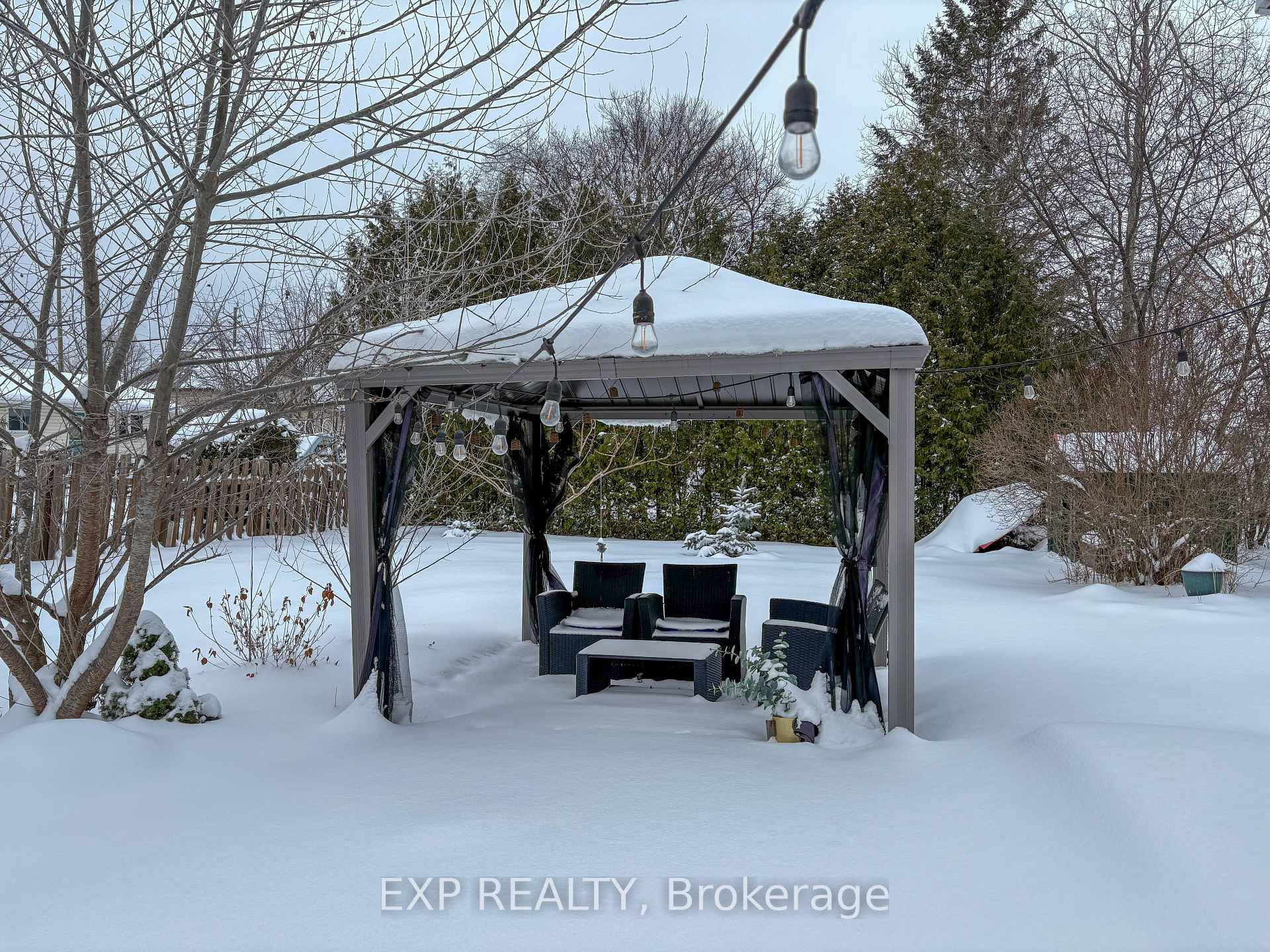 Photo 17 of 138 Blake Street, Renfrew — HOMEH