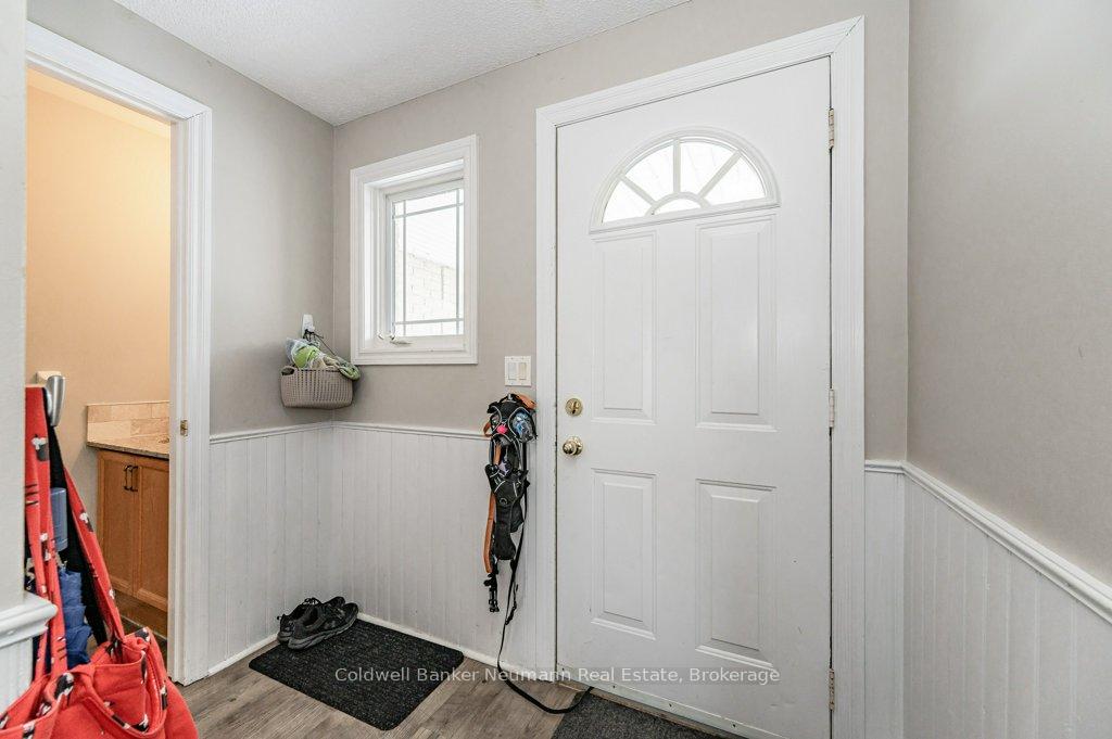 Photo 15 of 813 Edinburgh Road S, Guelph, Kortright West — HOMEH