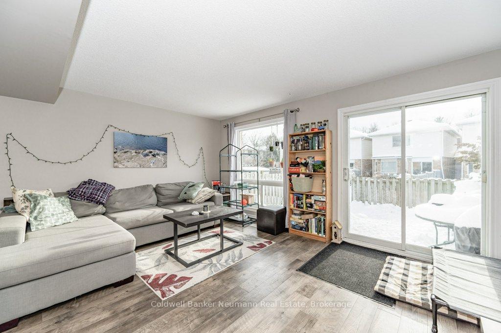 Photo 5 of 813 Edinburgh Road S, Guelph, Kortright West — HOMEH