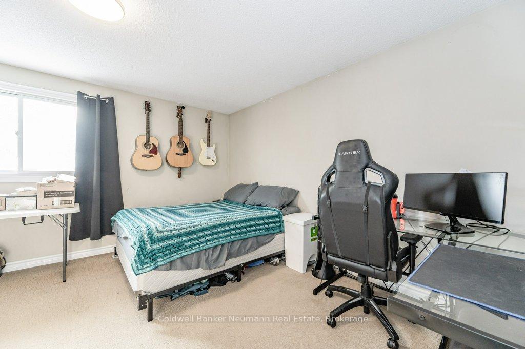 Photo 7 of 813 Edinburgh Road S, Guelph, Kortright West — HOMEH