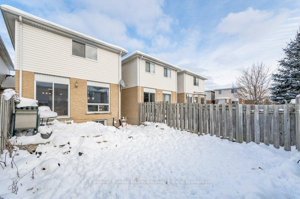 Photo 8 of 813 Edinburgh Road S, Guelph, Kortright West — HOMEH