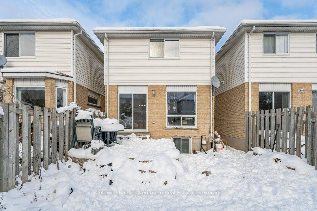 Photo 18 of 813 Edinburgh Road S, Guelph, Kortright West — HOMEH