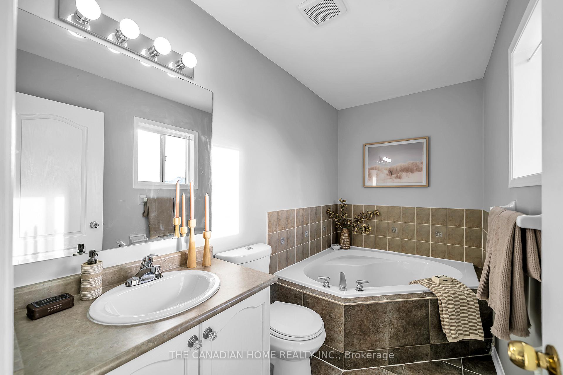 Photo 13 of 169 Harmer Drive, Clarington, Newcastle — HOMEH