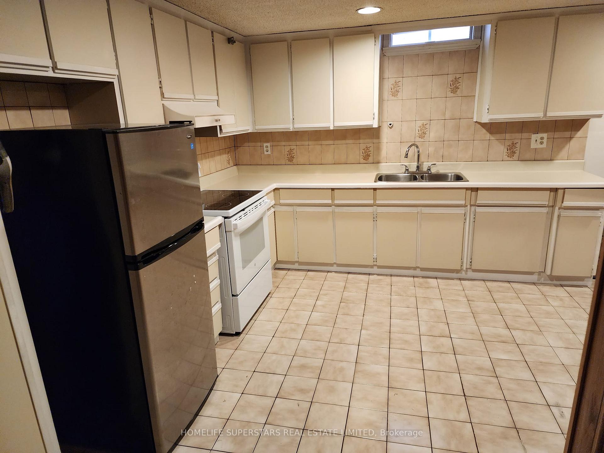 Photo 2 of Unit Basement, 236 Tall Grass Trail, Vaughan, East Woodbridge — HOMEH
