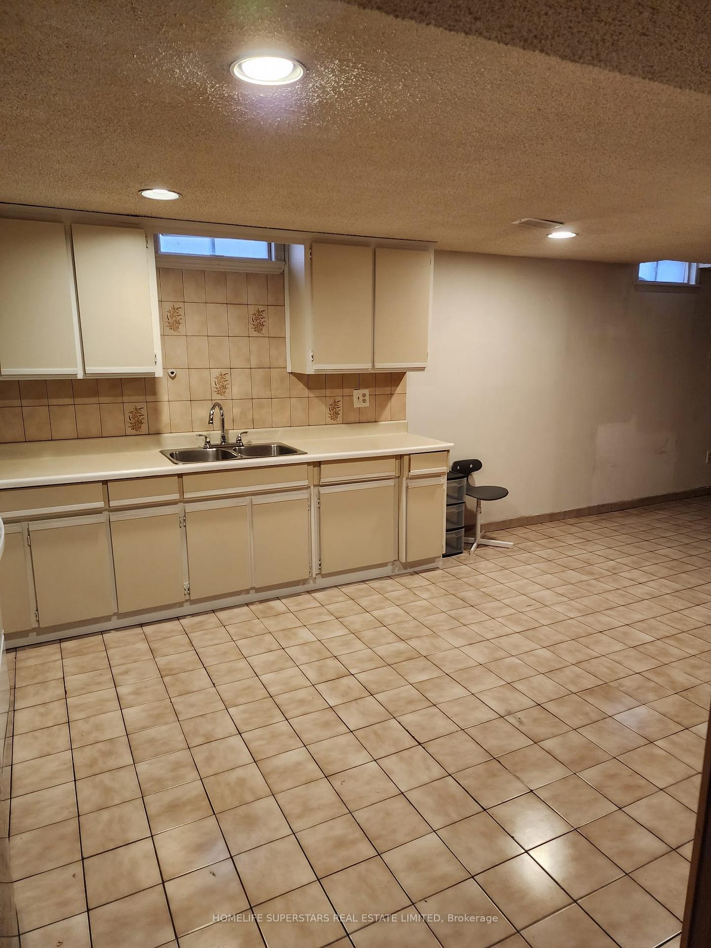 Photo 4 of Unit Basement, 236 Tall Grass Trail, Vaughan, East Woodbridge — HOMEH