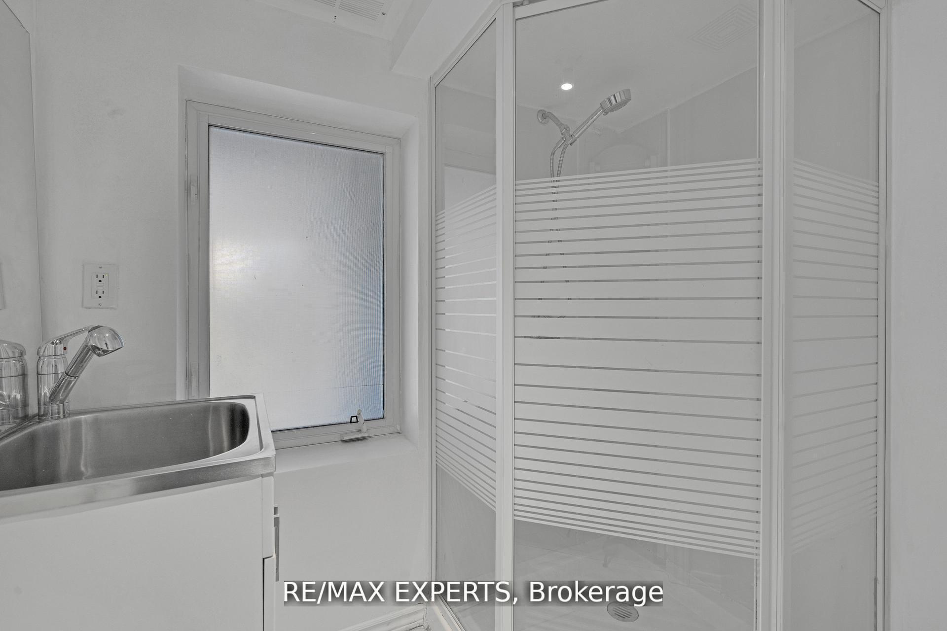 Photo 7 of Unit 32, 19 Foxchase Avenue, Vaughan, East Woodbridge — HOMEH