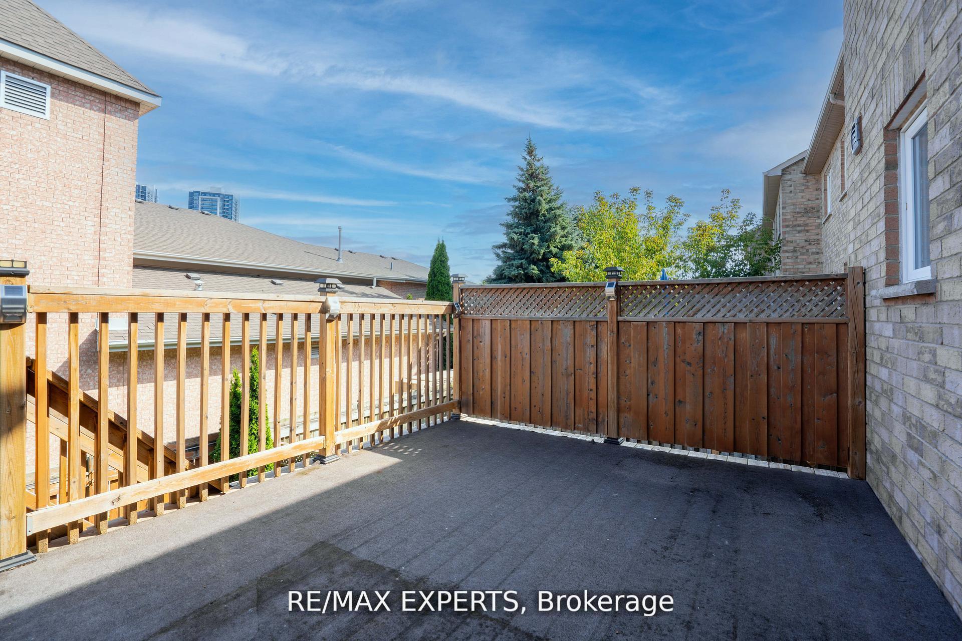 Photo 11 of Unit 32, 19 Foxchase Avenue, Vaughan, East Woodbridge — HOMEH