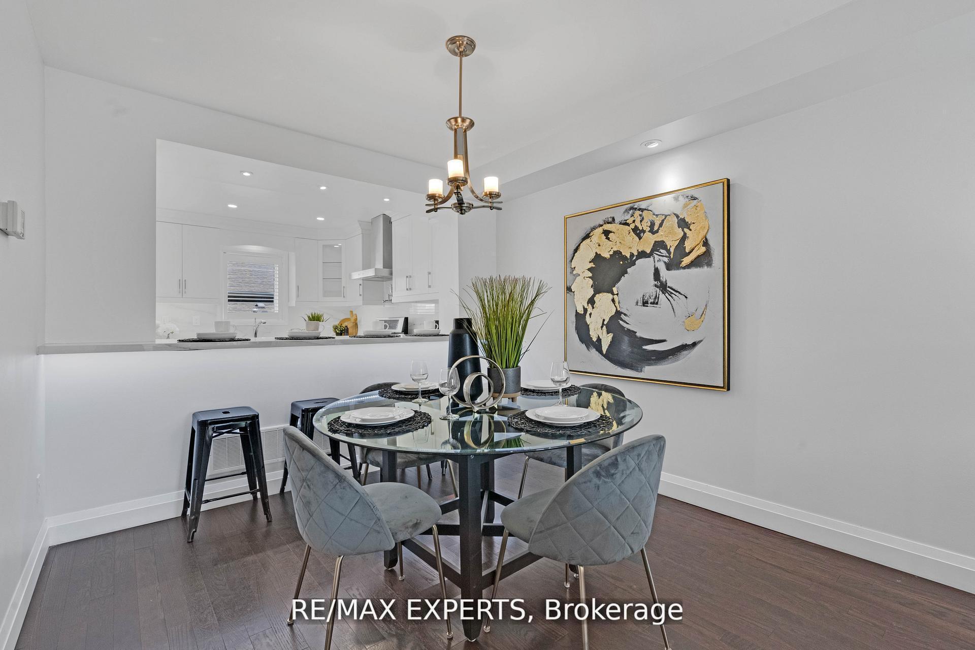Photo 14 of Unit 32, 19 Foxchase Avenue, Vaughan, East Woodbridge — HOMEH