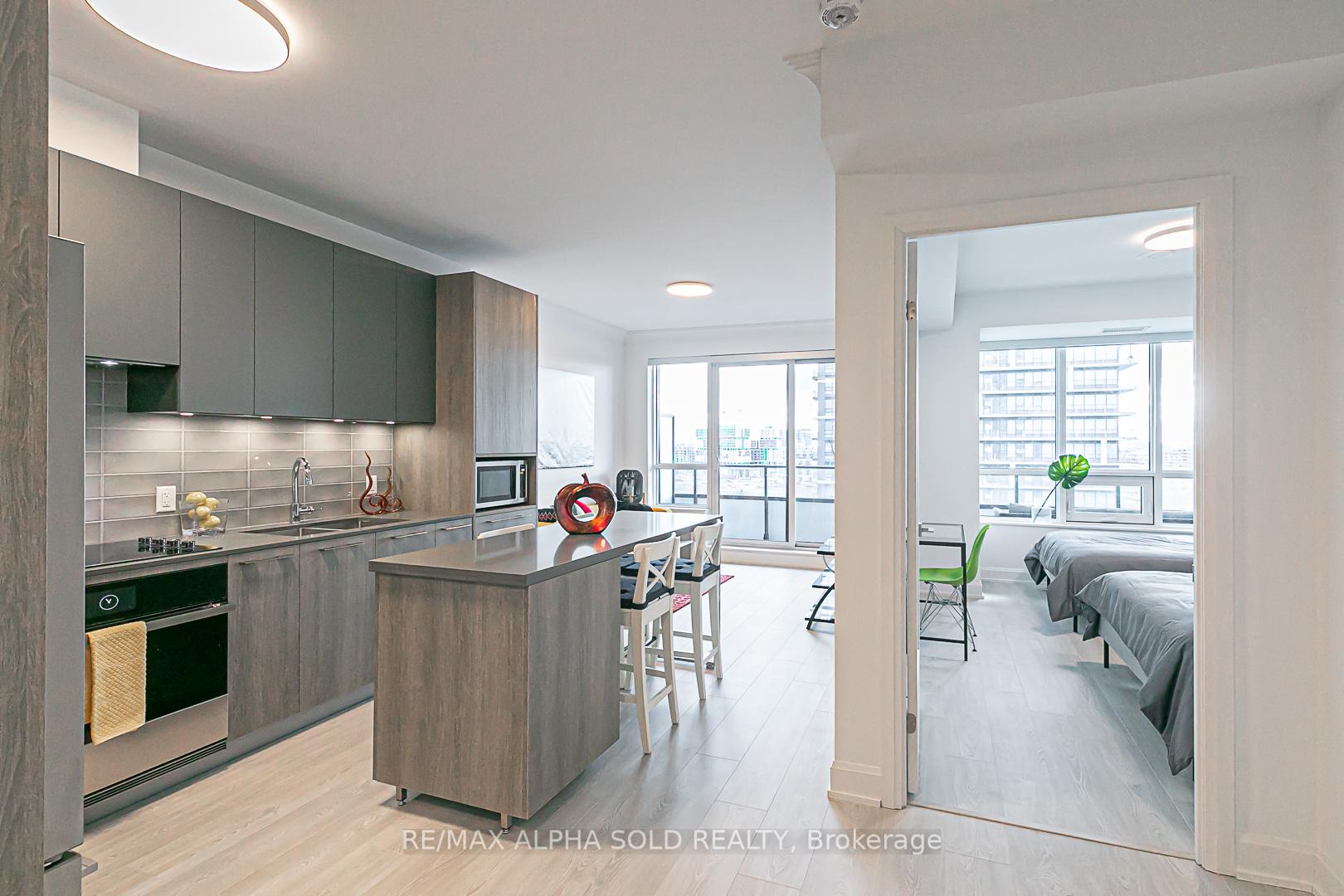 Photo 13 of Unit 1502, 38 Water Walk Drive, Markham, Unionville — HOMEH