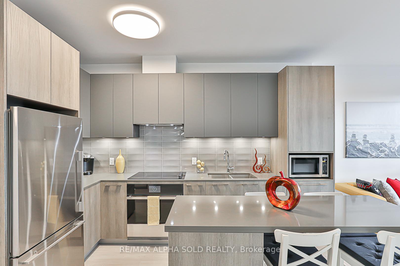 Photo 14 of Unit 1502, 38 Water Walk Drive, Markham, Unionville — HOMEH