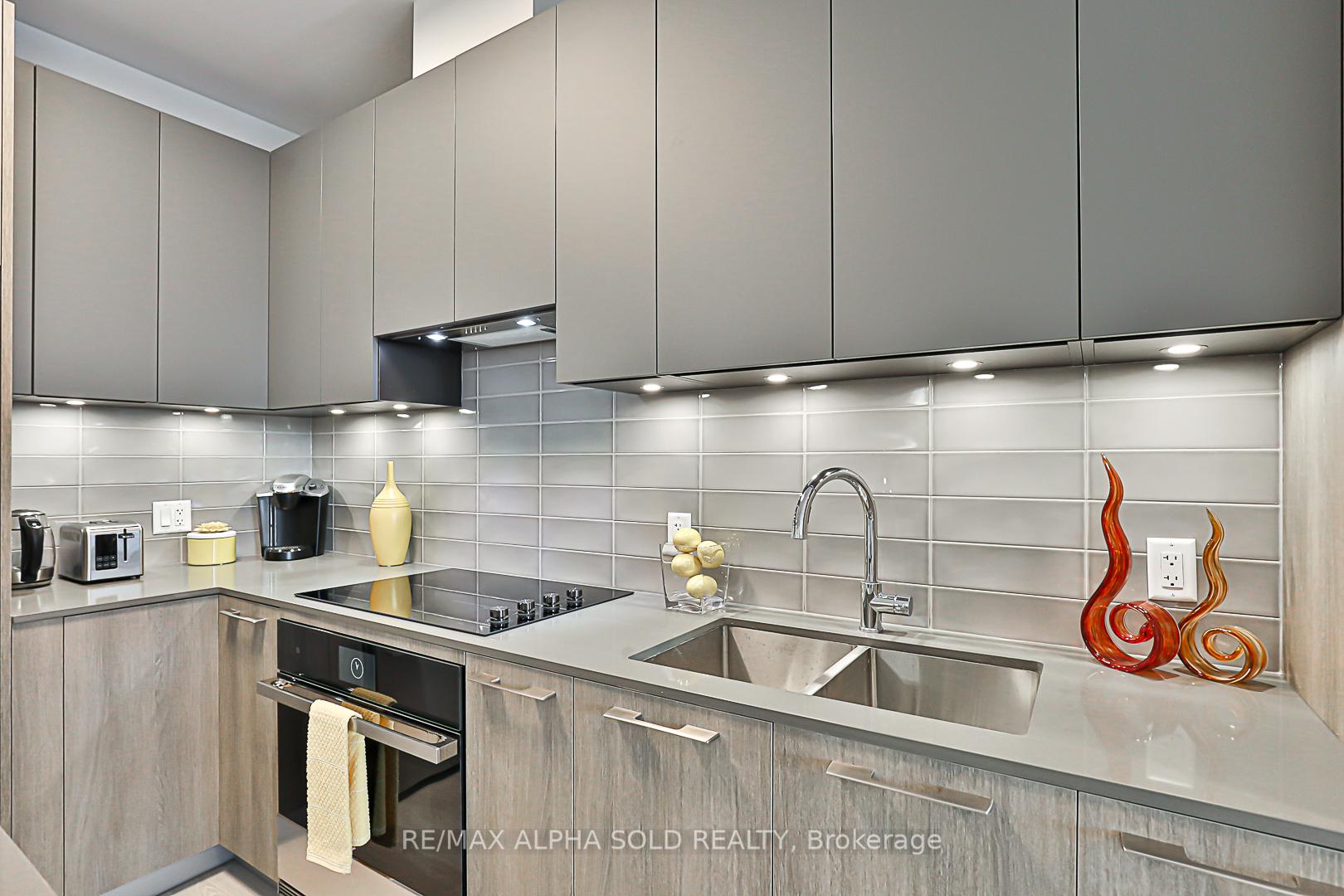 Photo 17 of Unit 1502, 38 Water Walk Drive, Markham, Unionville — HOMEH
