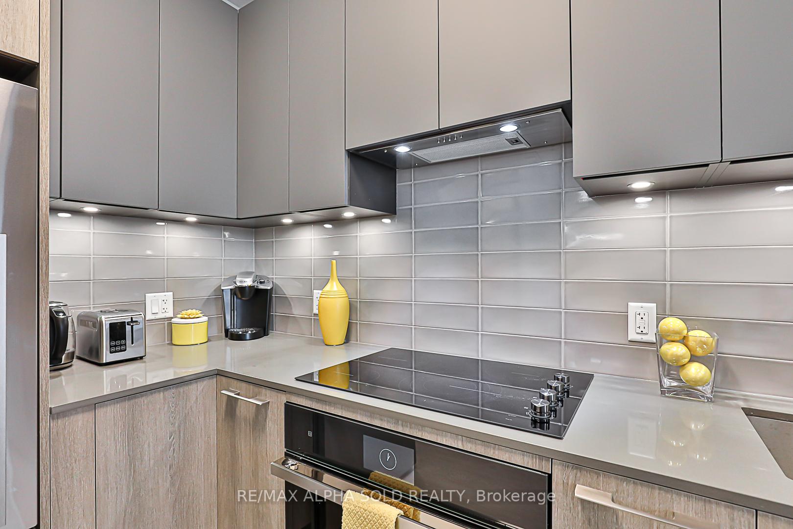 Photo 24 of Unit 1502, 38 Water Walk Drive, Markham, Unionville — HOMEH