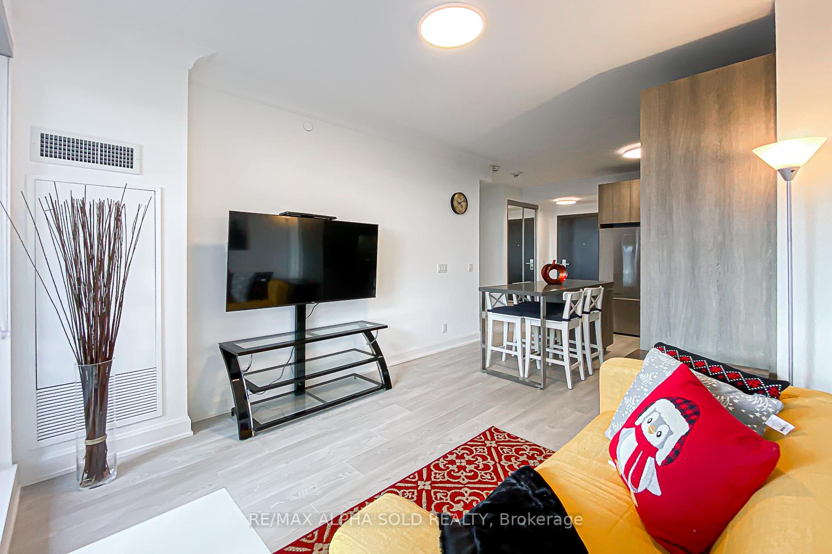 Photo 20 of Unit 1502, 38 Water Walk Drive, Markham, Unionville — HOMEH